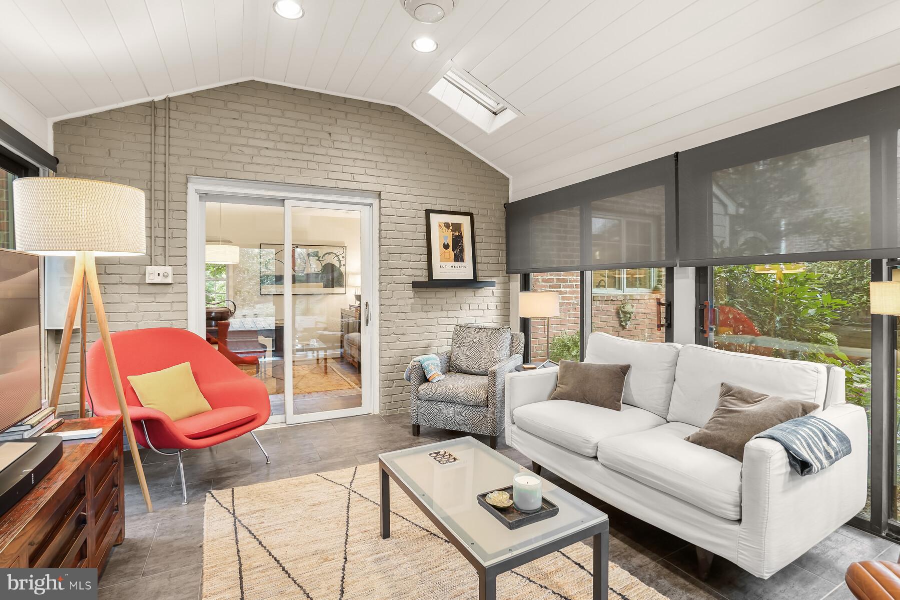 DOMINION HILLS - Residential