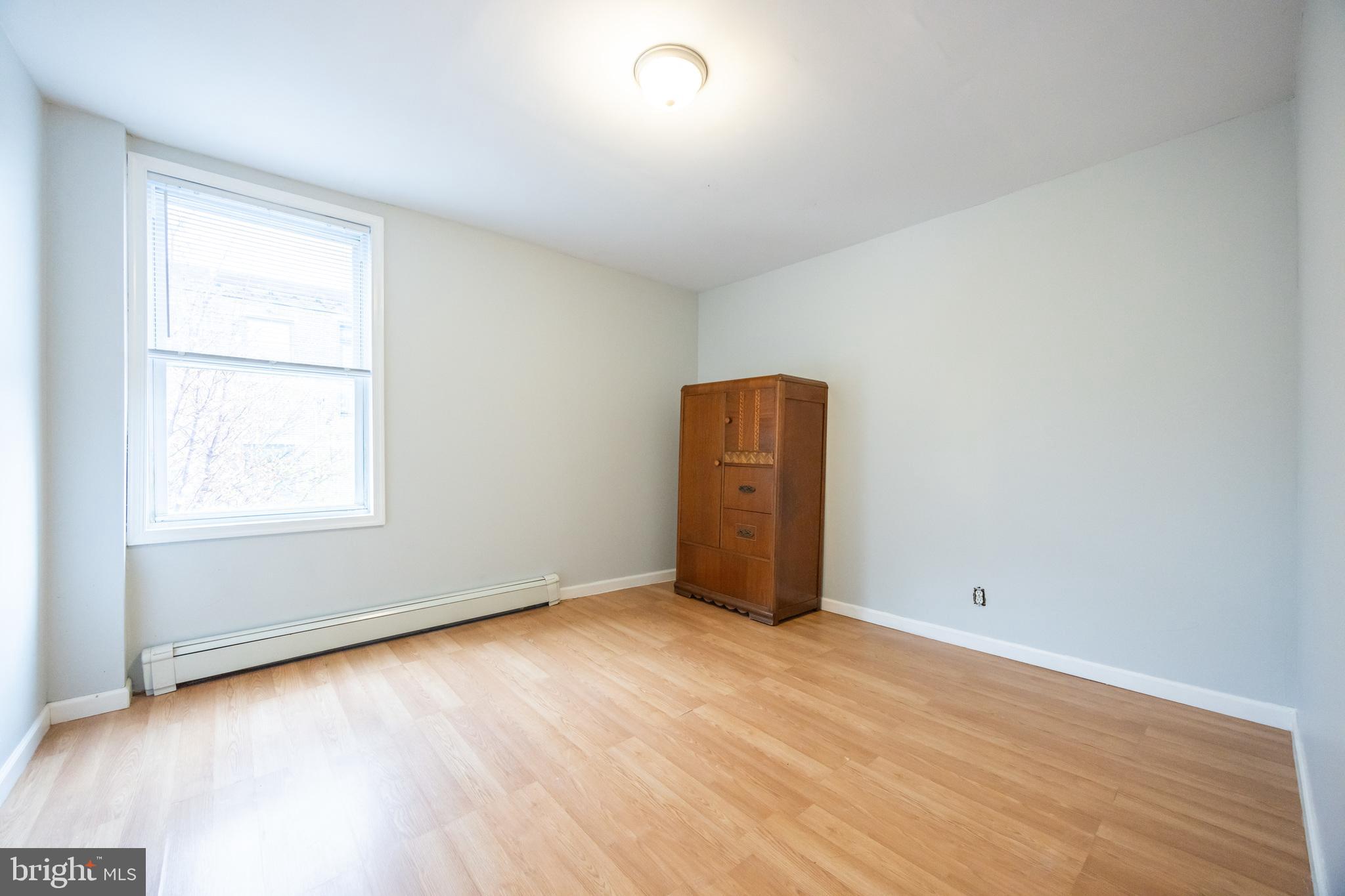 EAST KENSINGTON - Residential