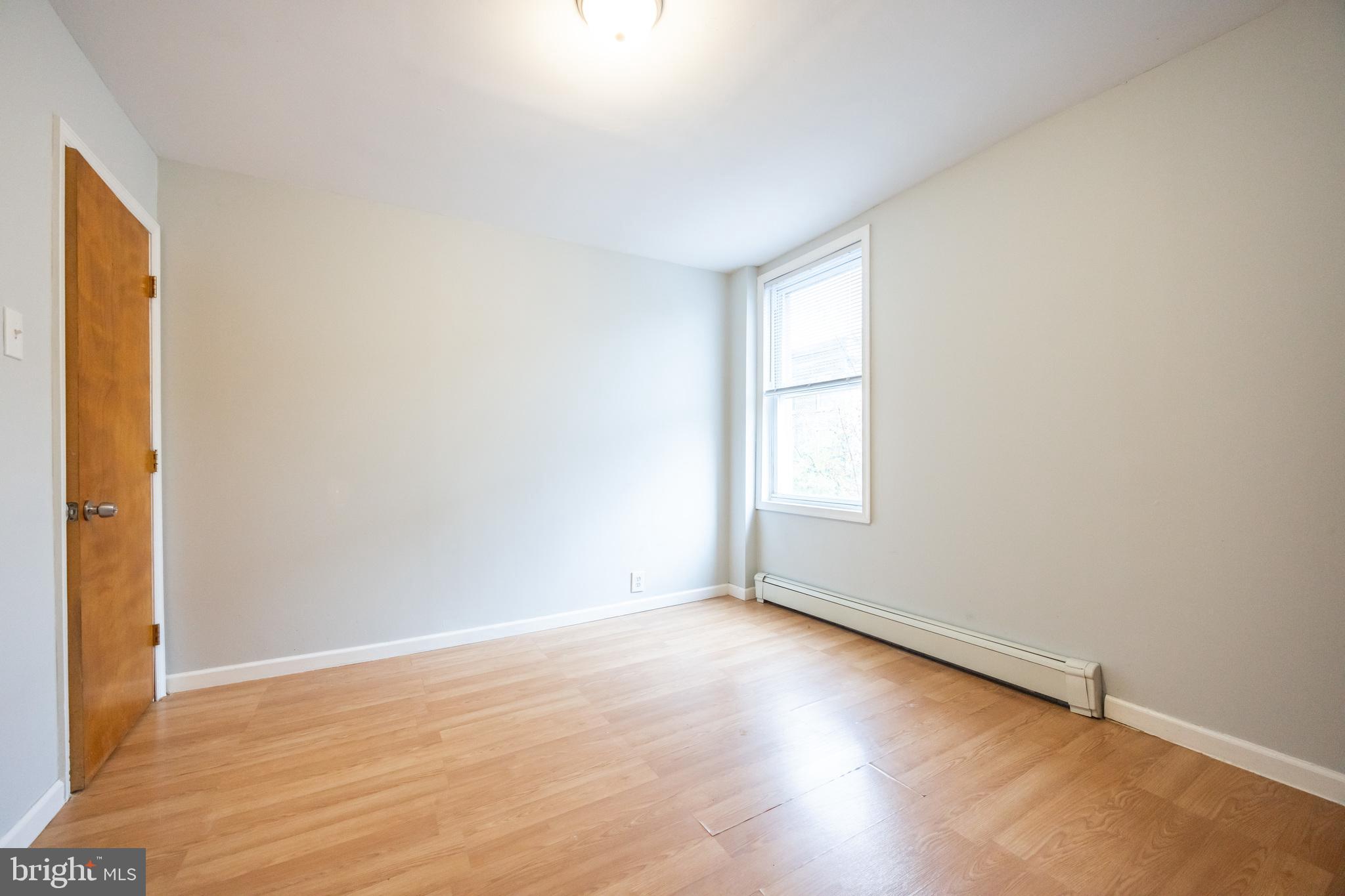 EAST KENSINGTON - Residential