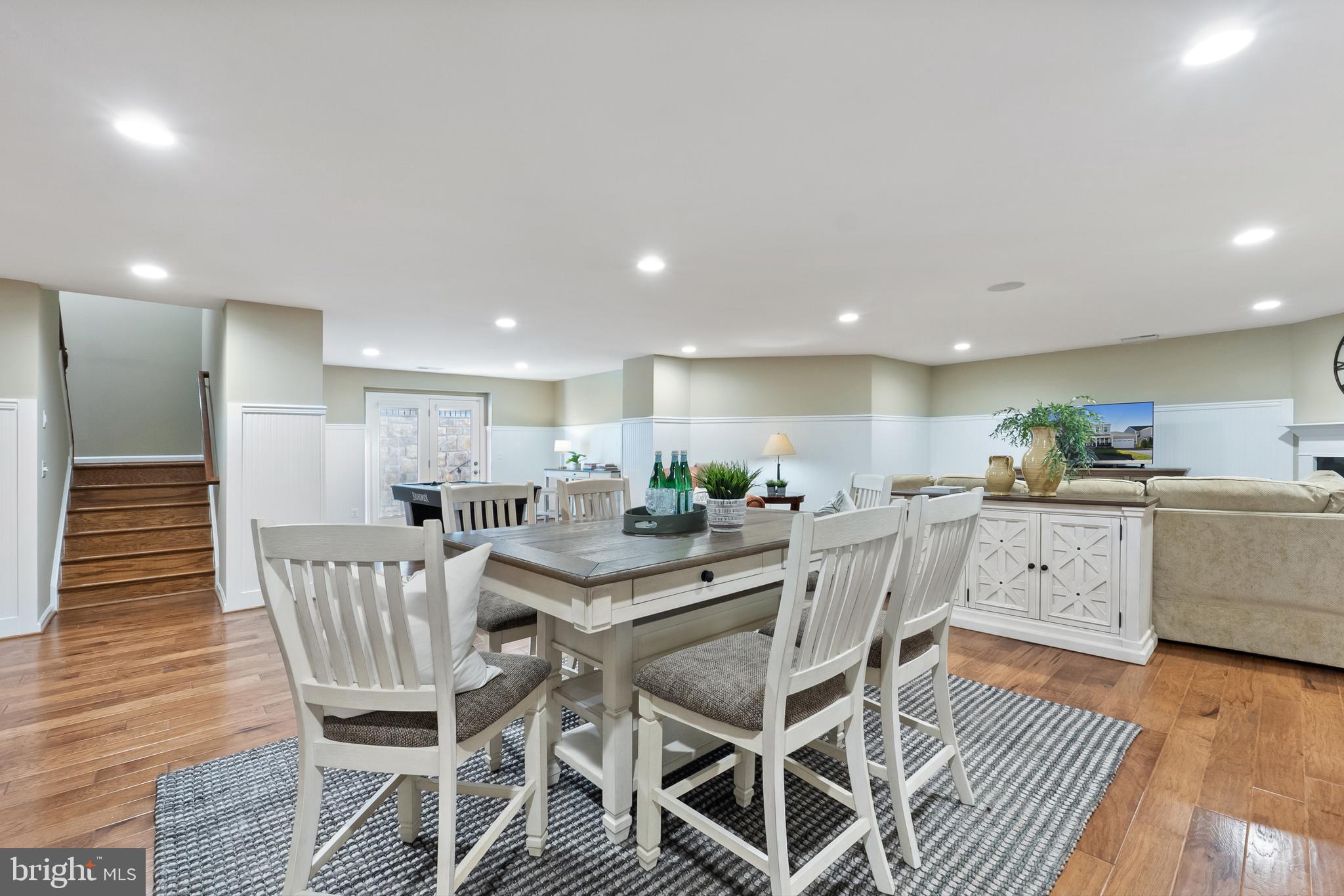 MEADOWBROOK - Residential