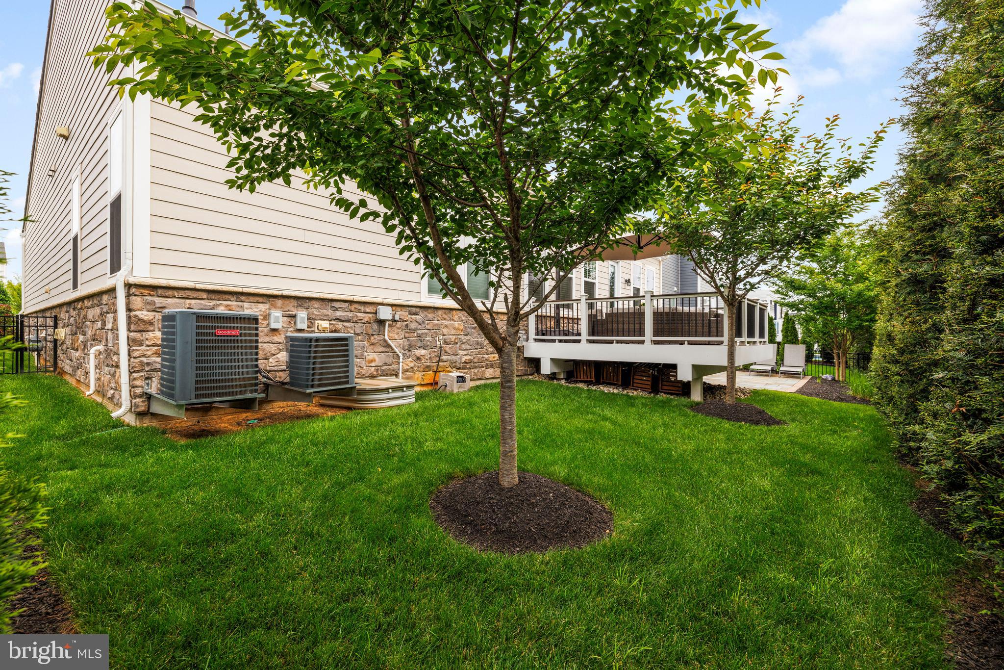 MEADOWBROOK - Residential