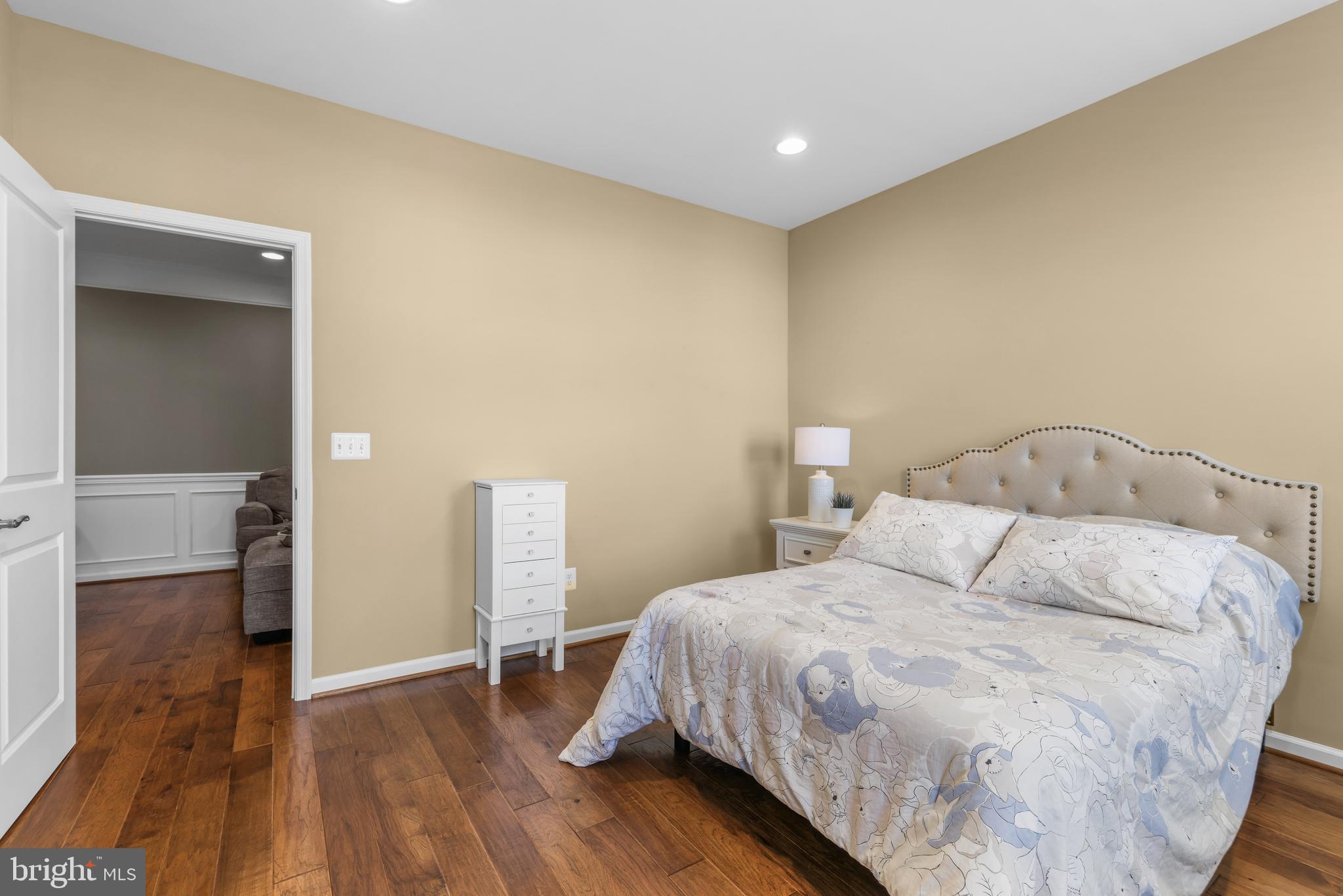 MEADOWBROOK - Residential