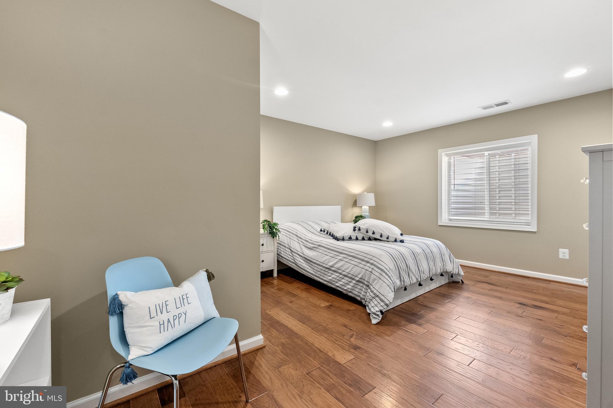 MEADOWBROOK - Residential