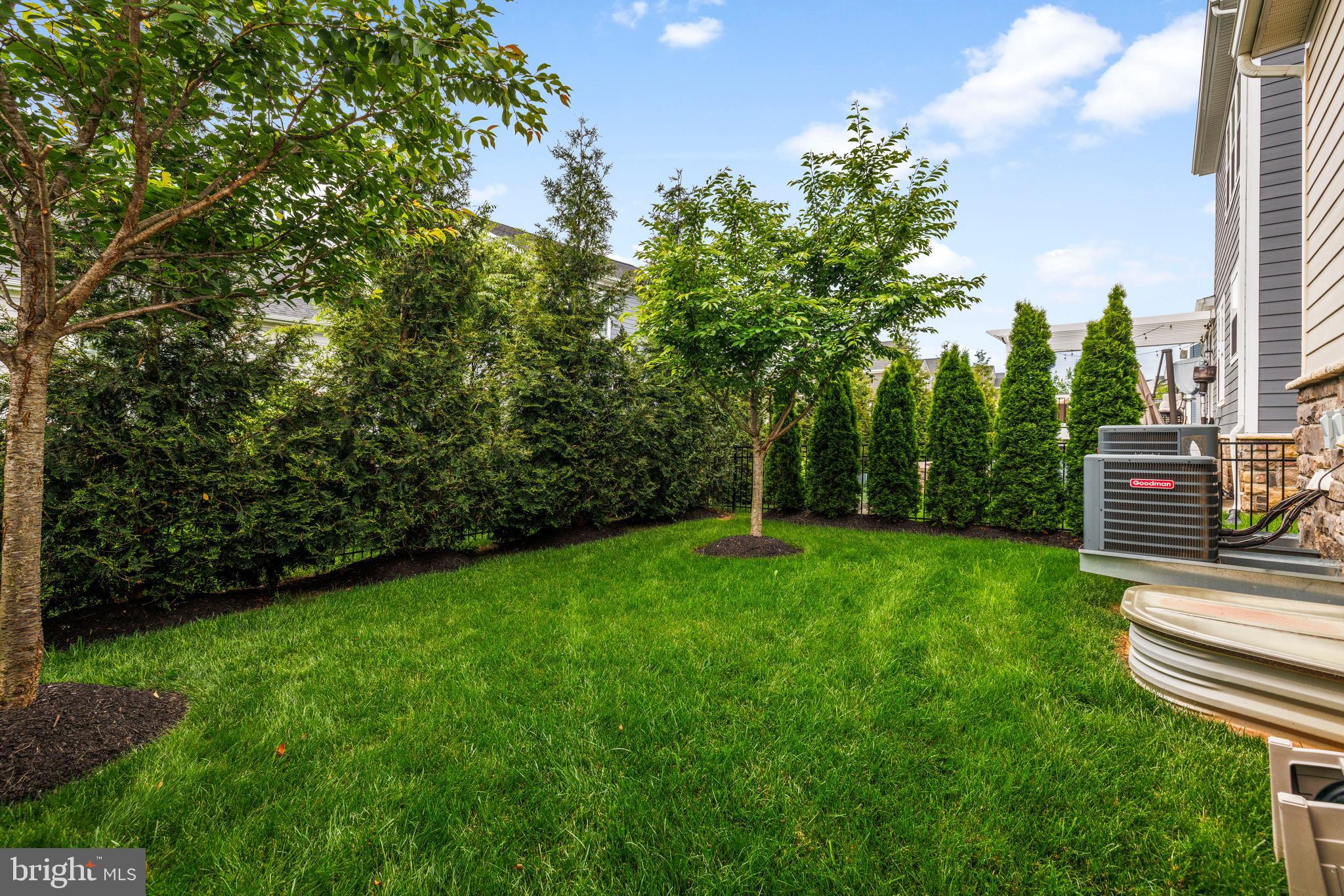 MEADOWBROOK - Residential