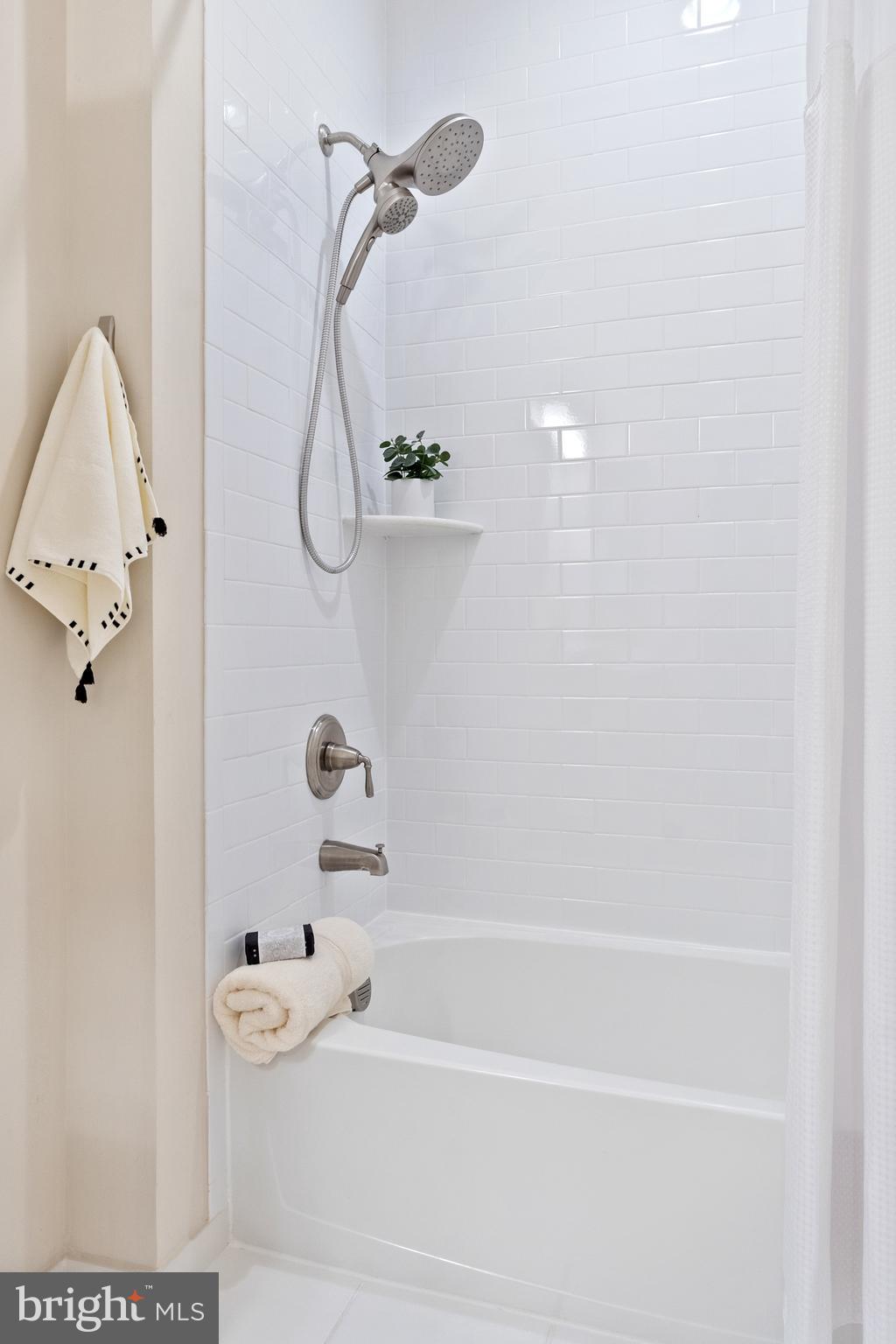 MEADOWBROOK - Residential