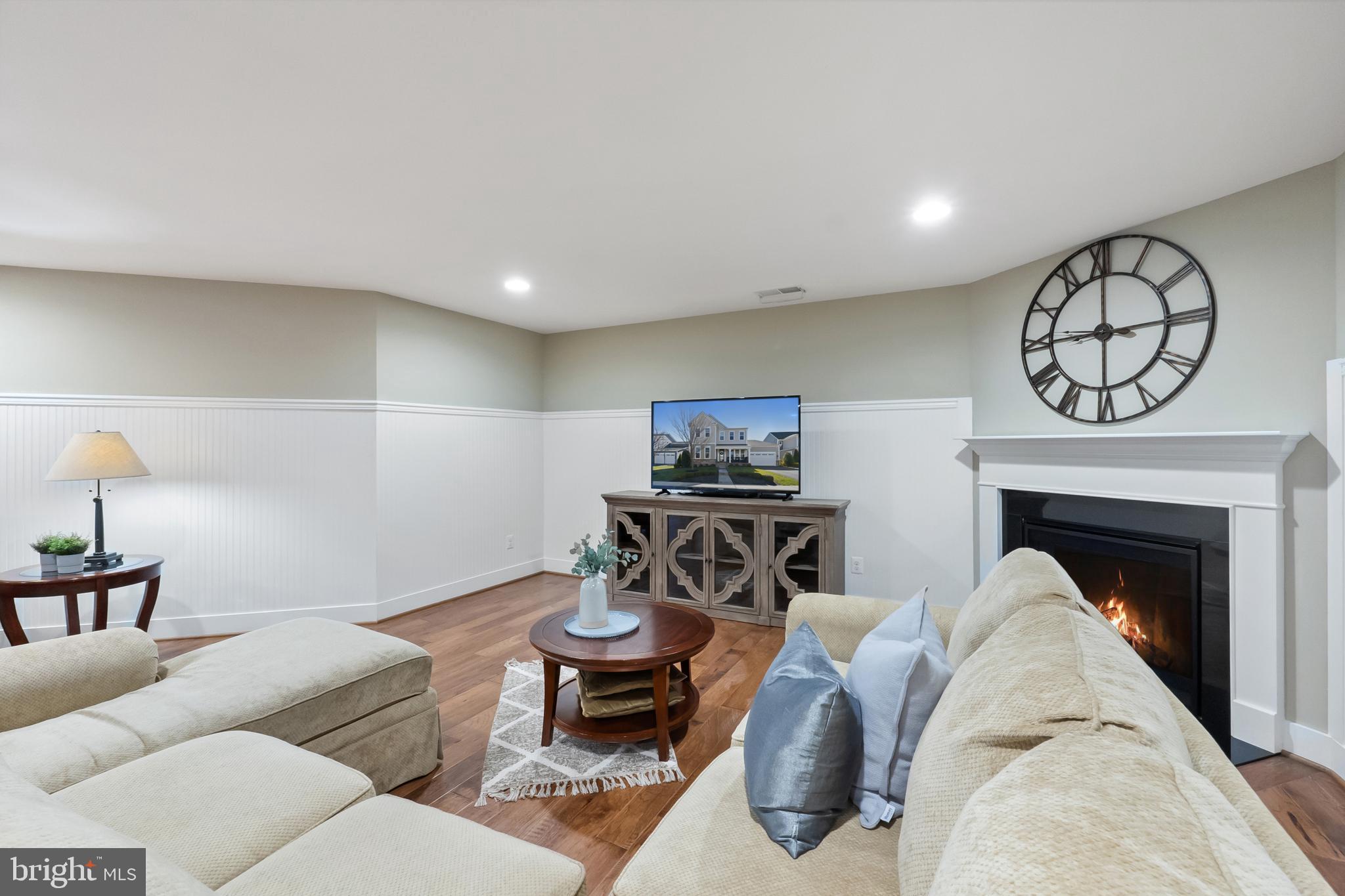 MEADOWBROOK - Residential