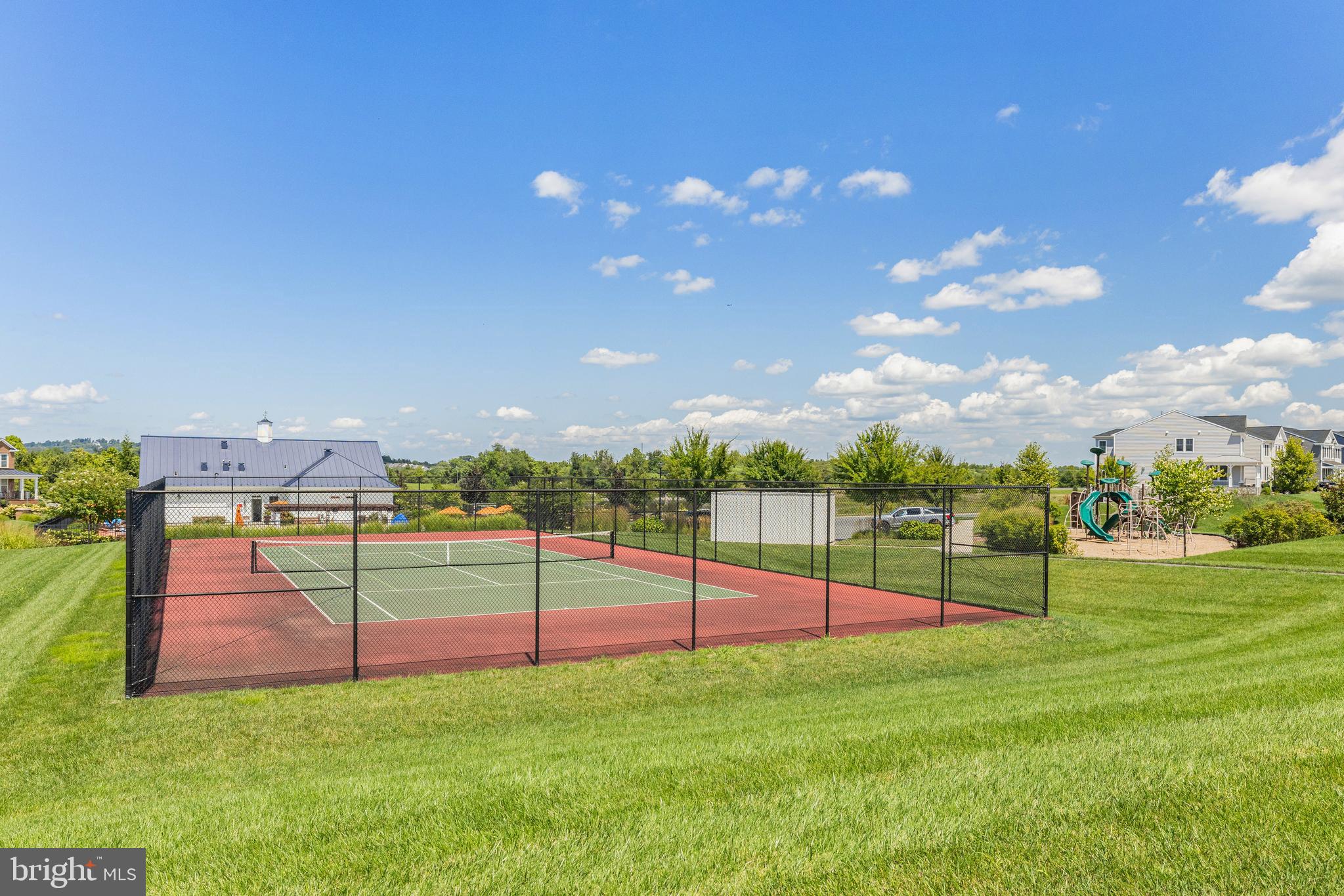 MEADOWBROOK - Residential