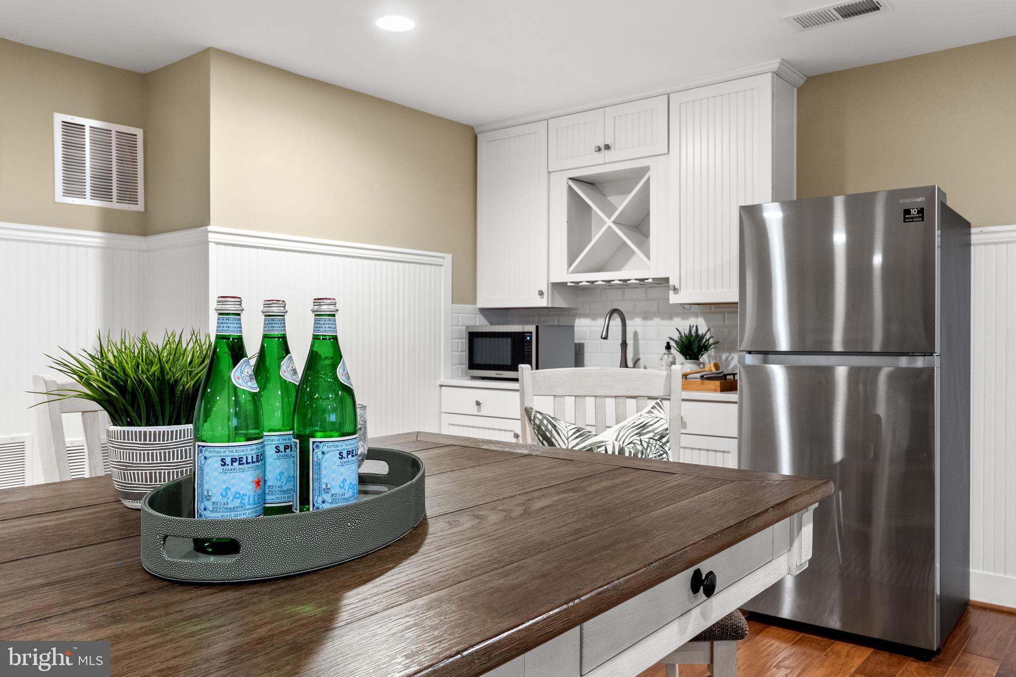 MEADOWBROOK - Residential