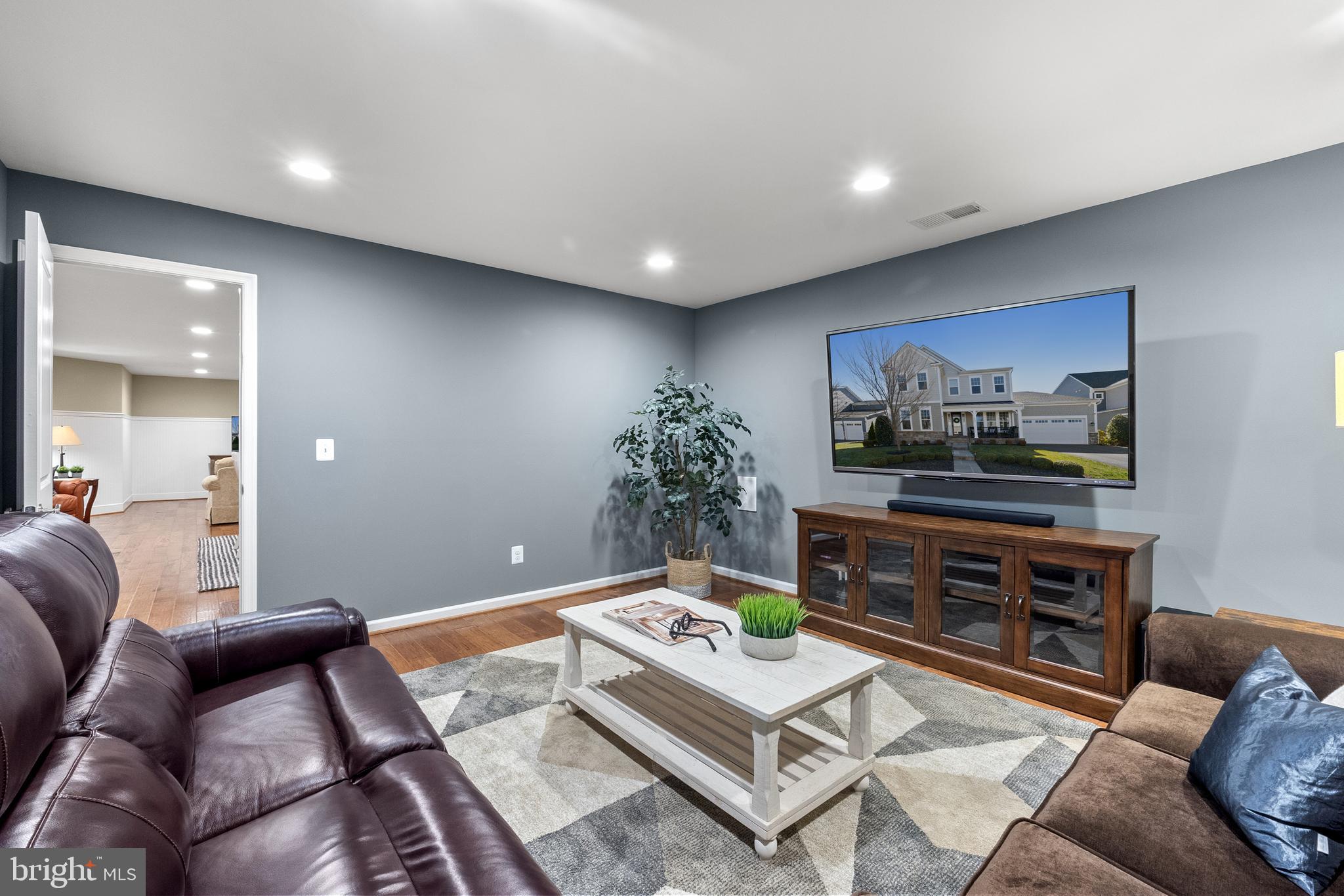 MEADOWBROOK - Residential