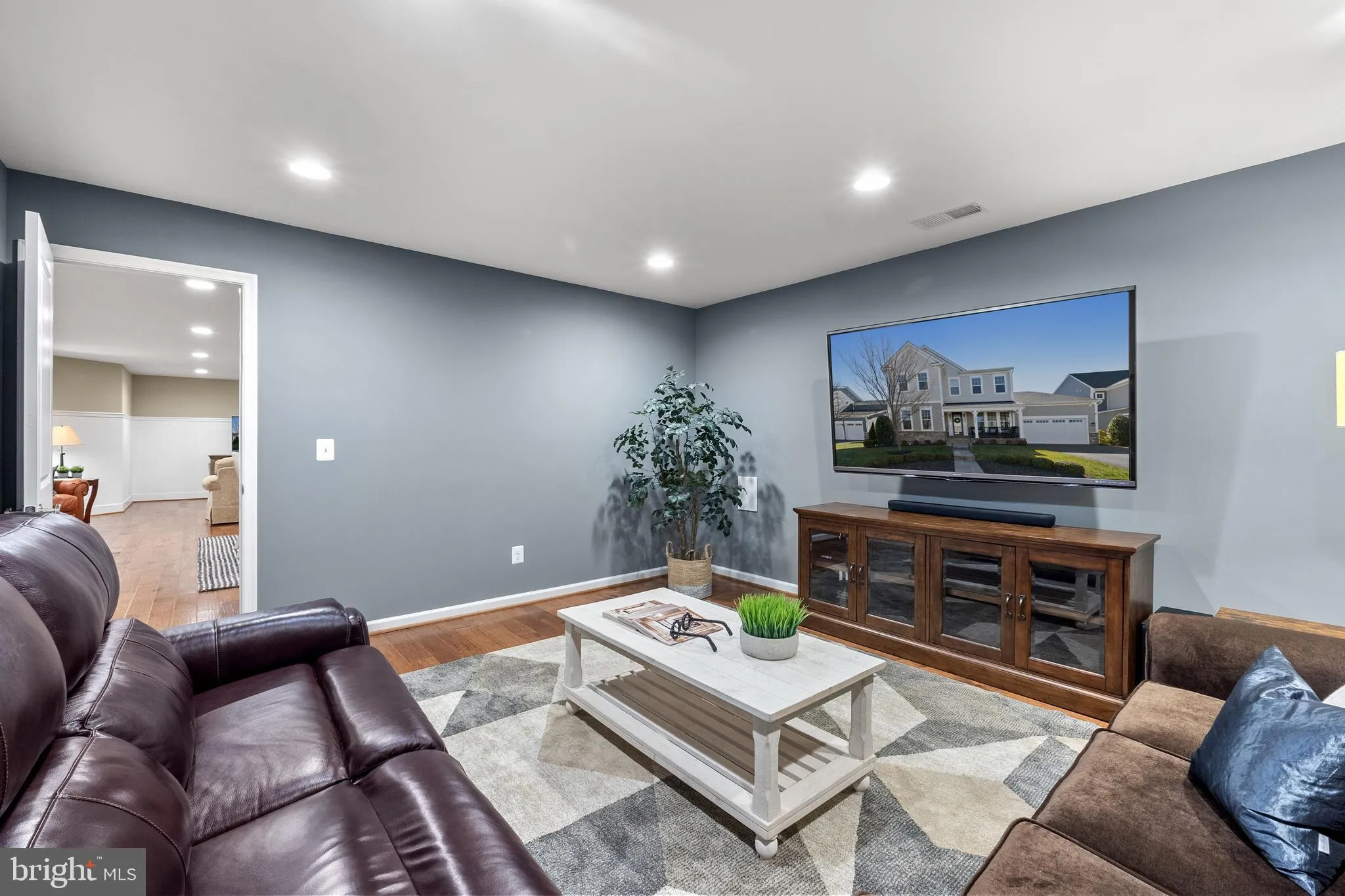 Leesburg, Virginia 20175, United States, 6 Bedrooms Bedrooms, ,4 BathroomsBathrooms,Residential,Active,84849