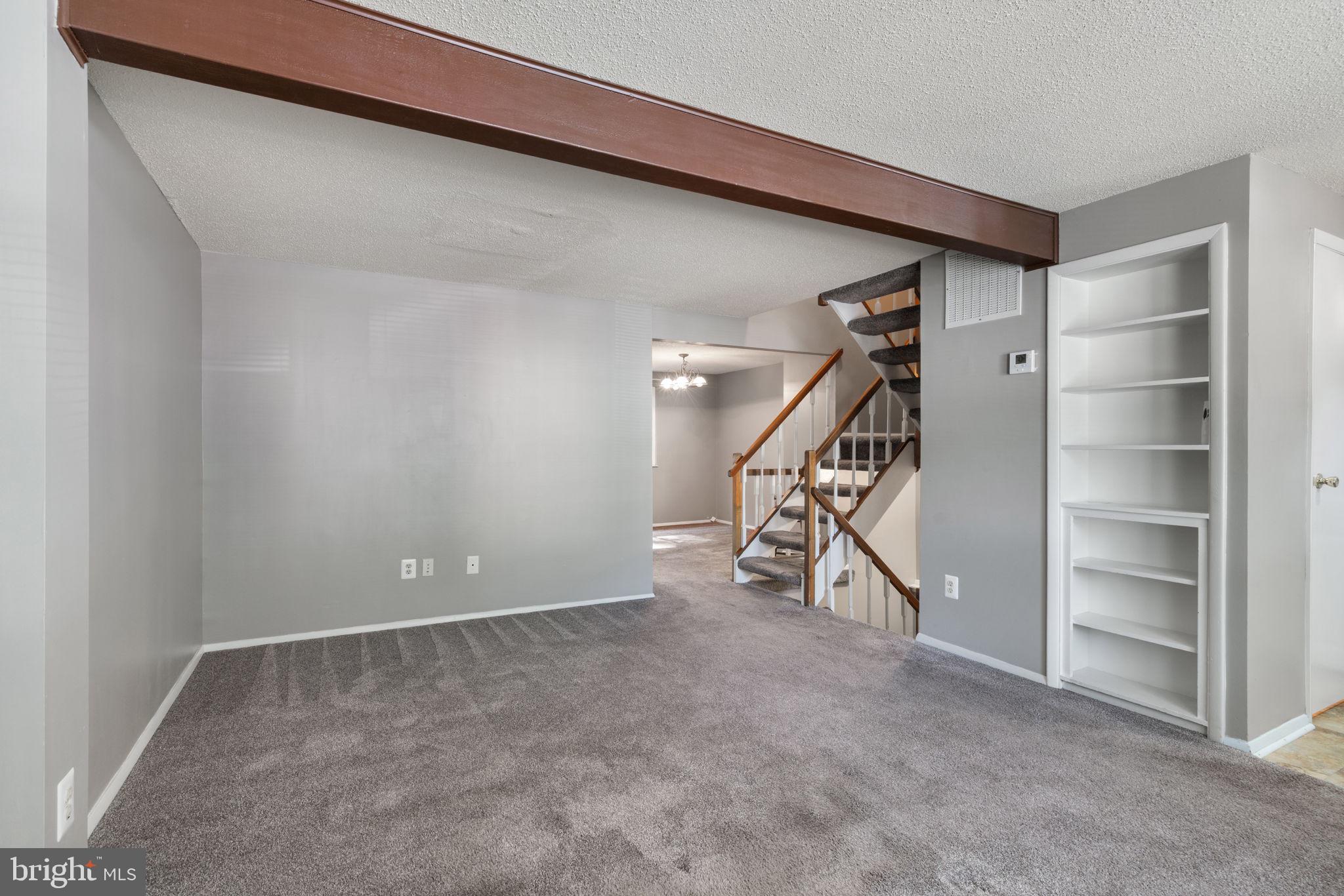 8164 CURVING CREEK COURT