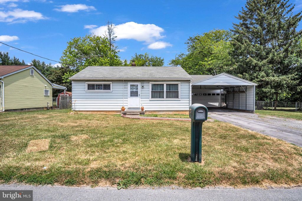 Photo of 123 E Harrisburg Avenue, Elizabethtown, PA 17022 (MLS # PALA2053074)