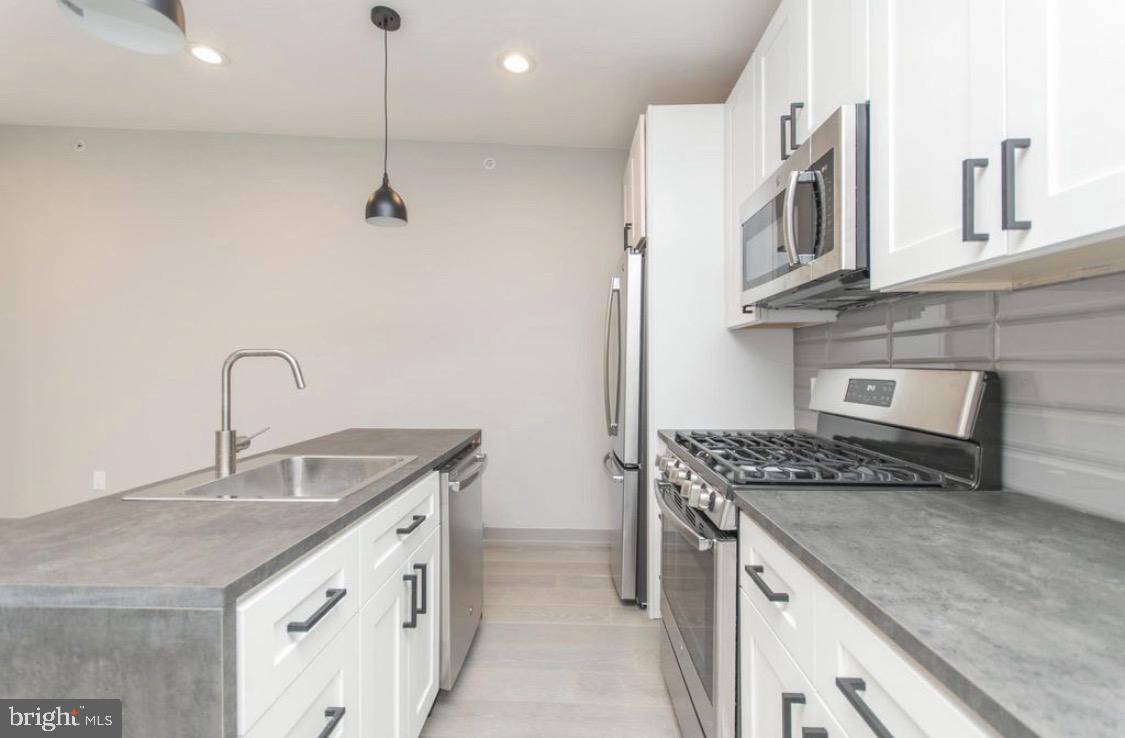 STRAWBERRY MANSION - Residential Income