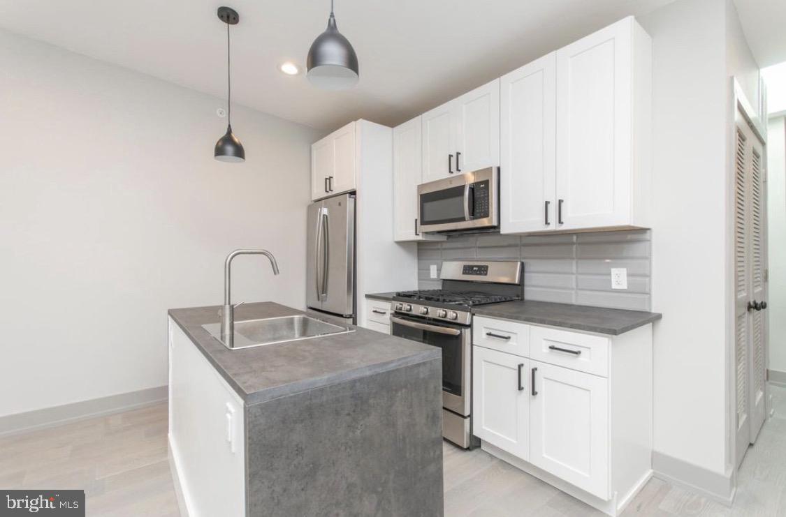 STRAWBERRY MANSION - Residential Income