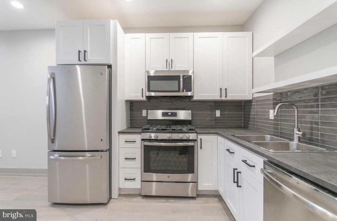 STRAWBERRY MANSION - Residential Income