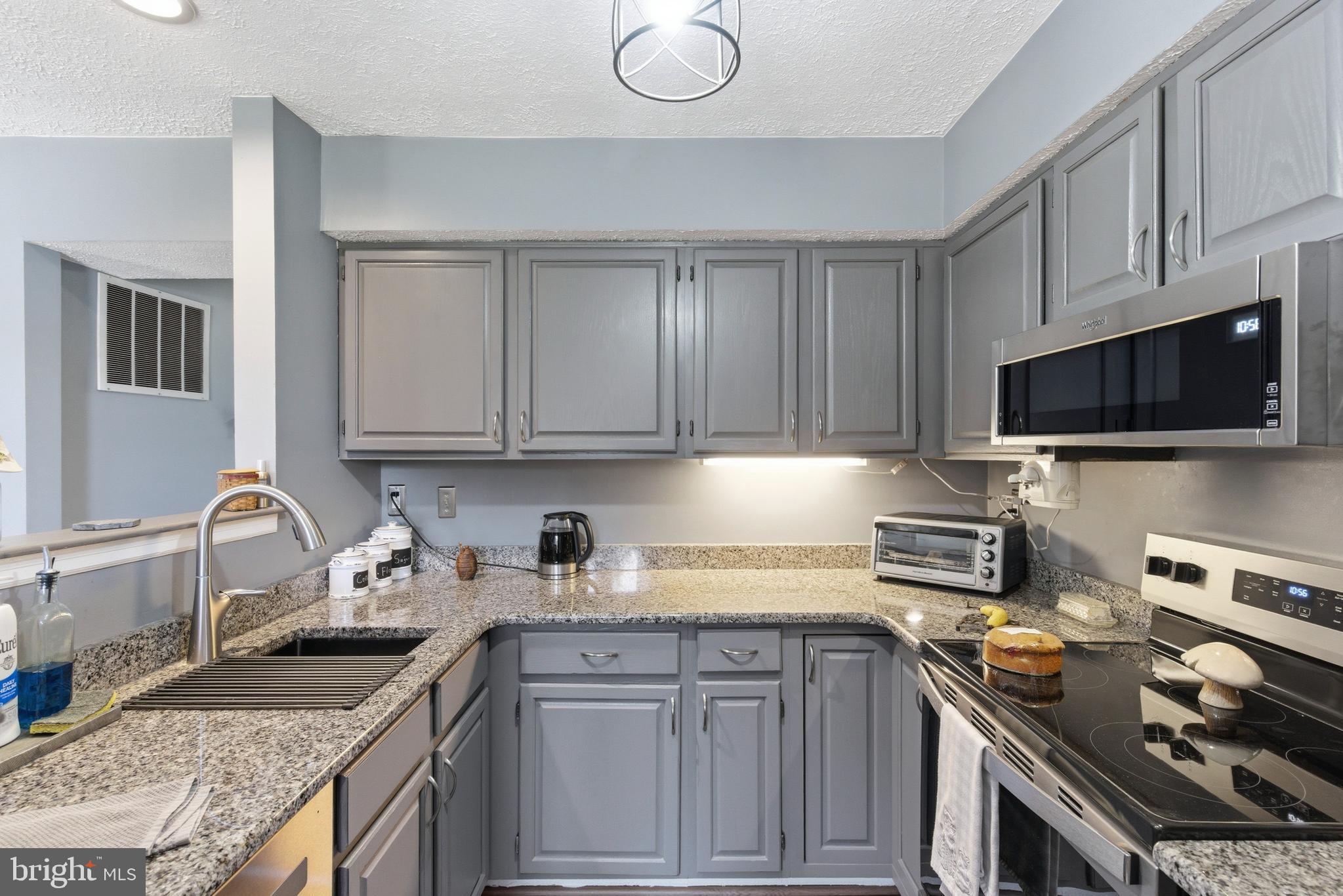 PHILADELPHIA STATION - Residential