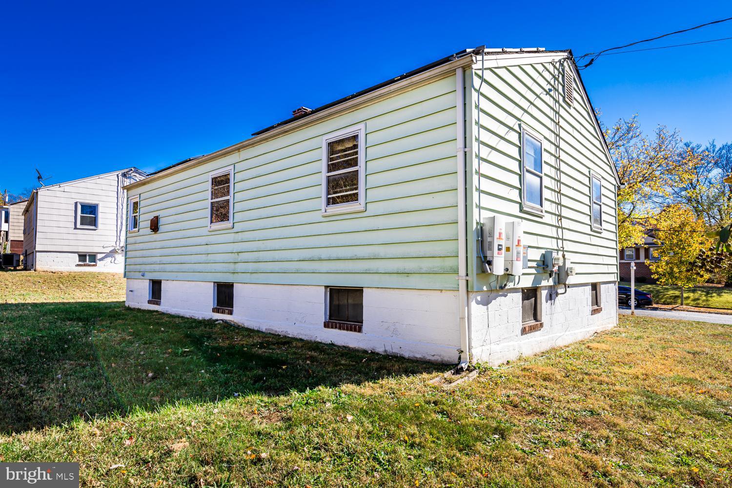 LANHAM WOODS - Residential
