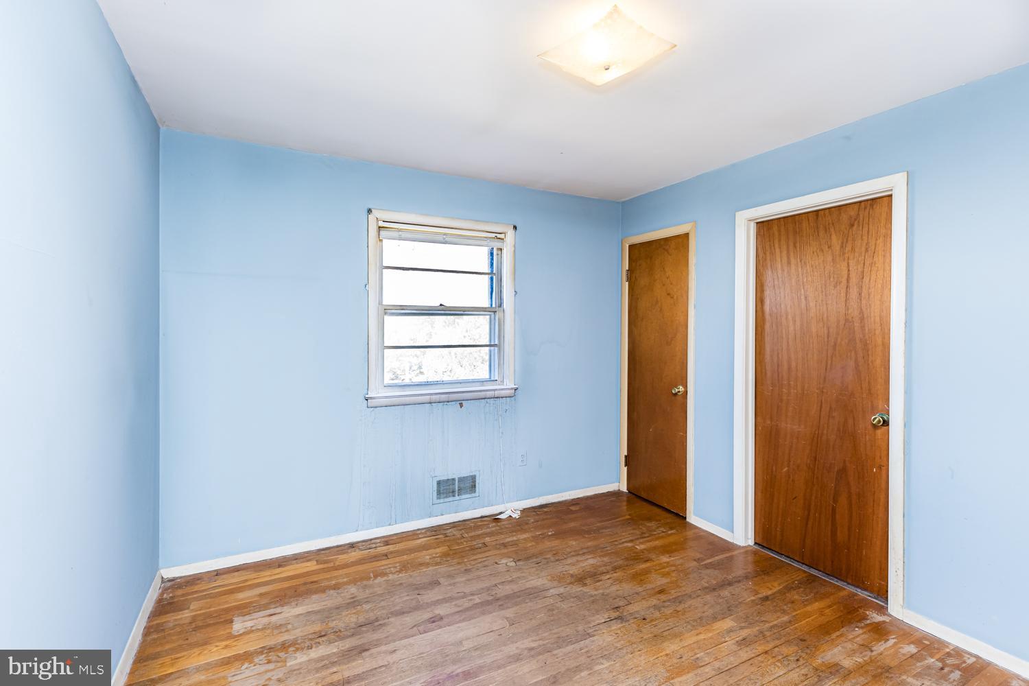 LANHAM WOODS - Residential