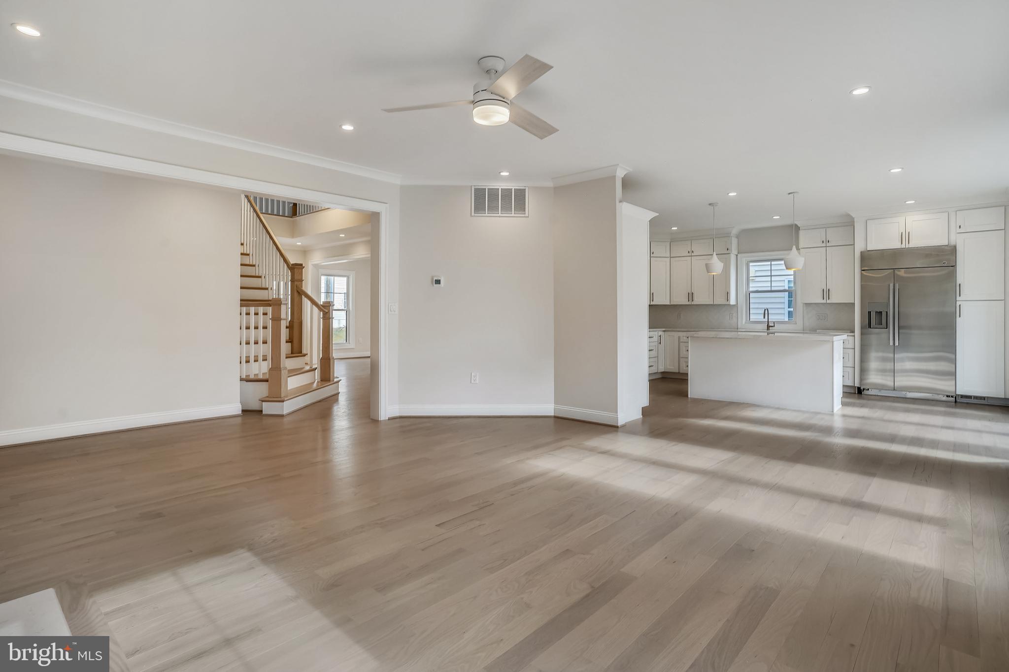 MCLEAN MANOR - Residential