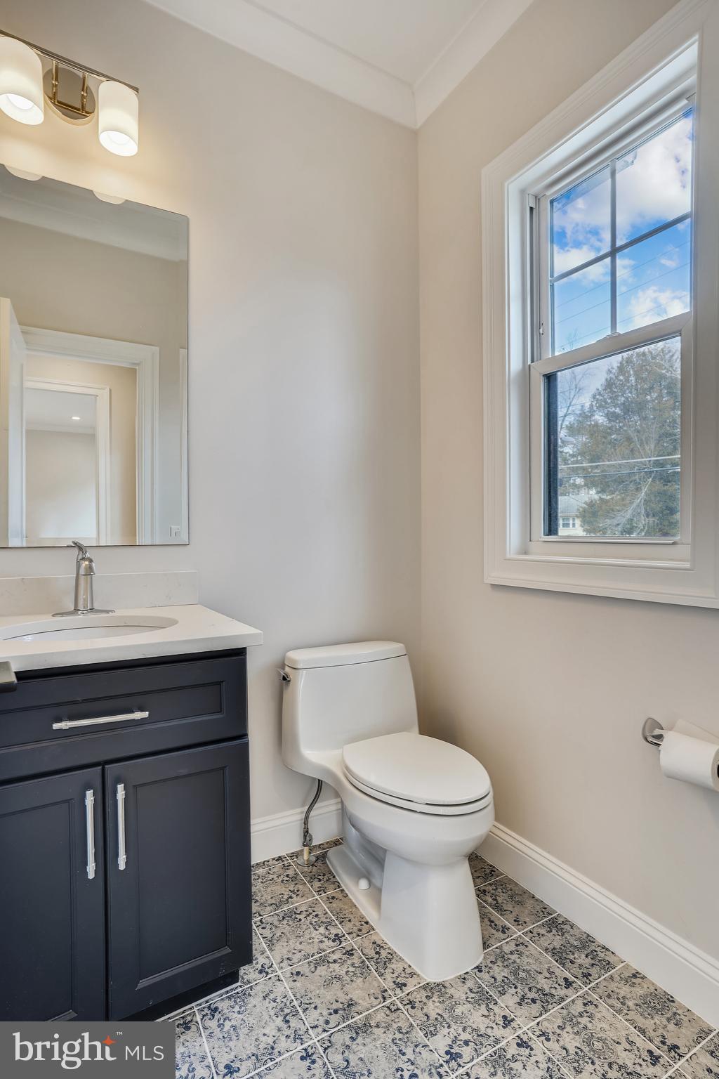 MCLEAN MANOR - Residential