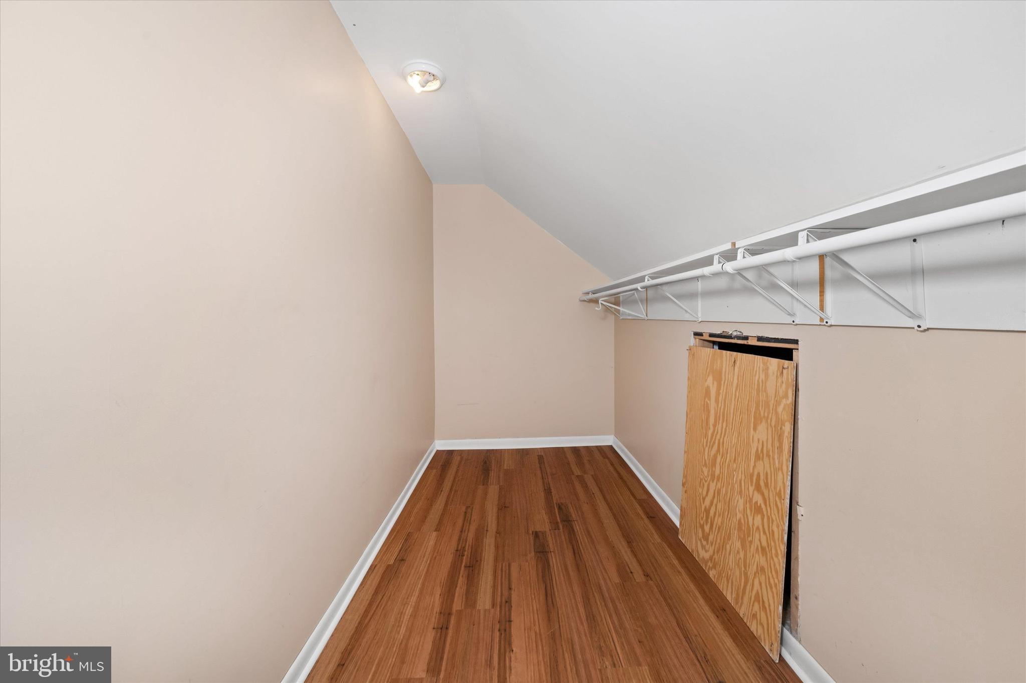 COOCHES BRIDGE FAR - Residential