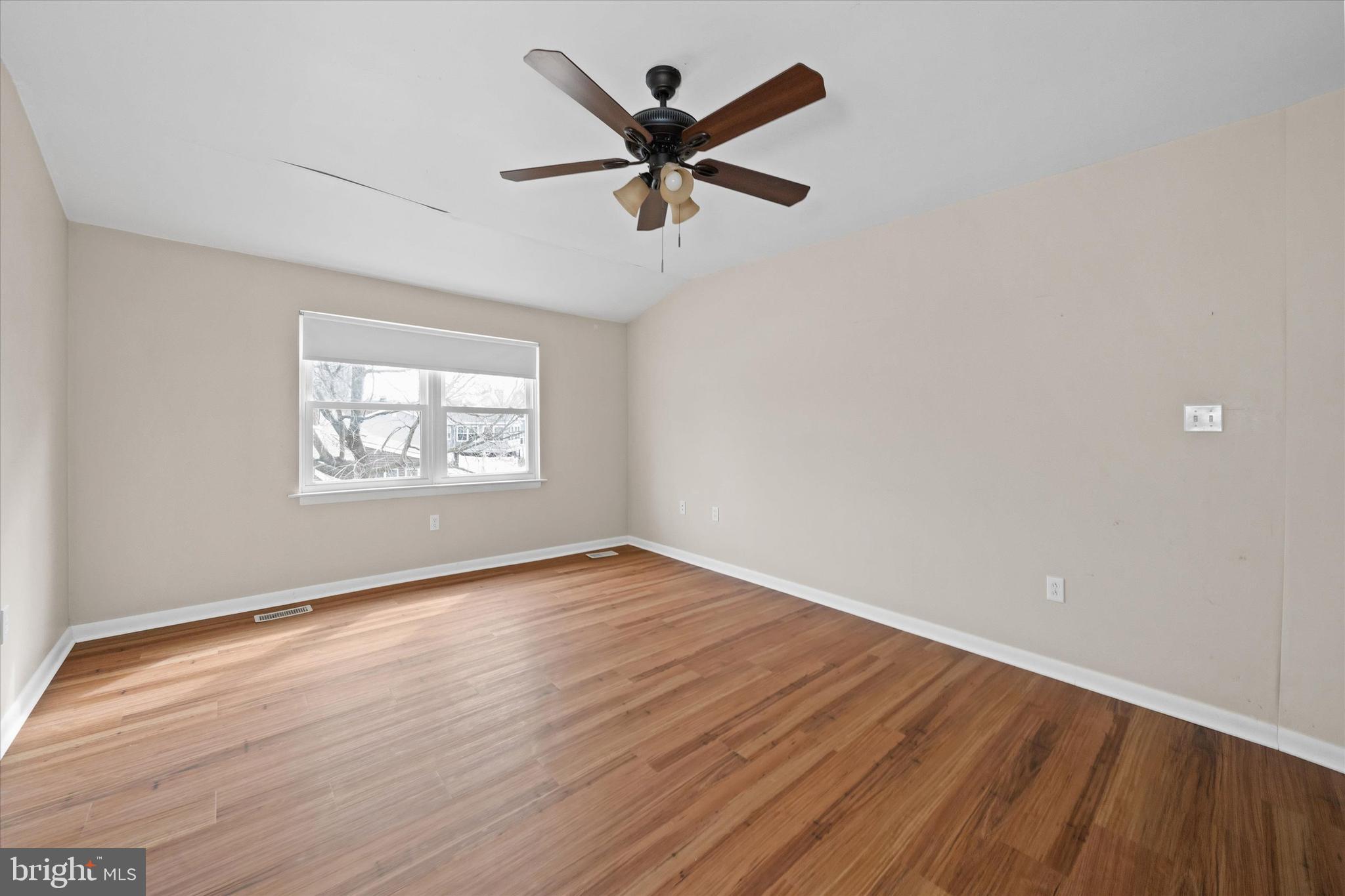 COOCHES BRIDGE FAR - Residential