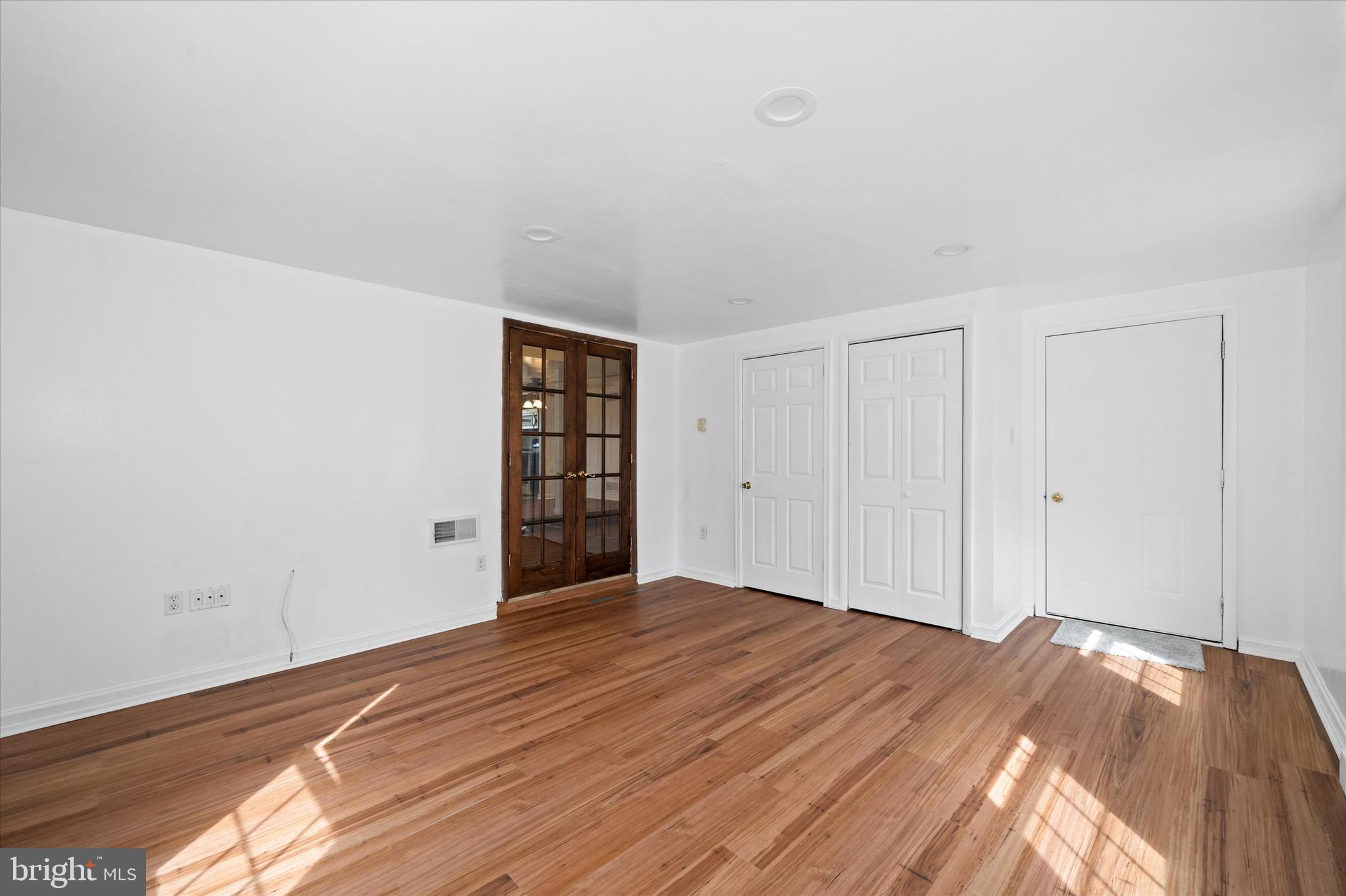 COOCHES BRIDGE FAR - Residential