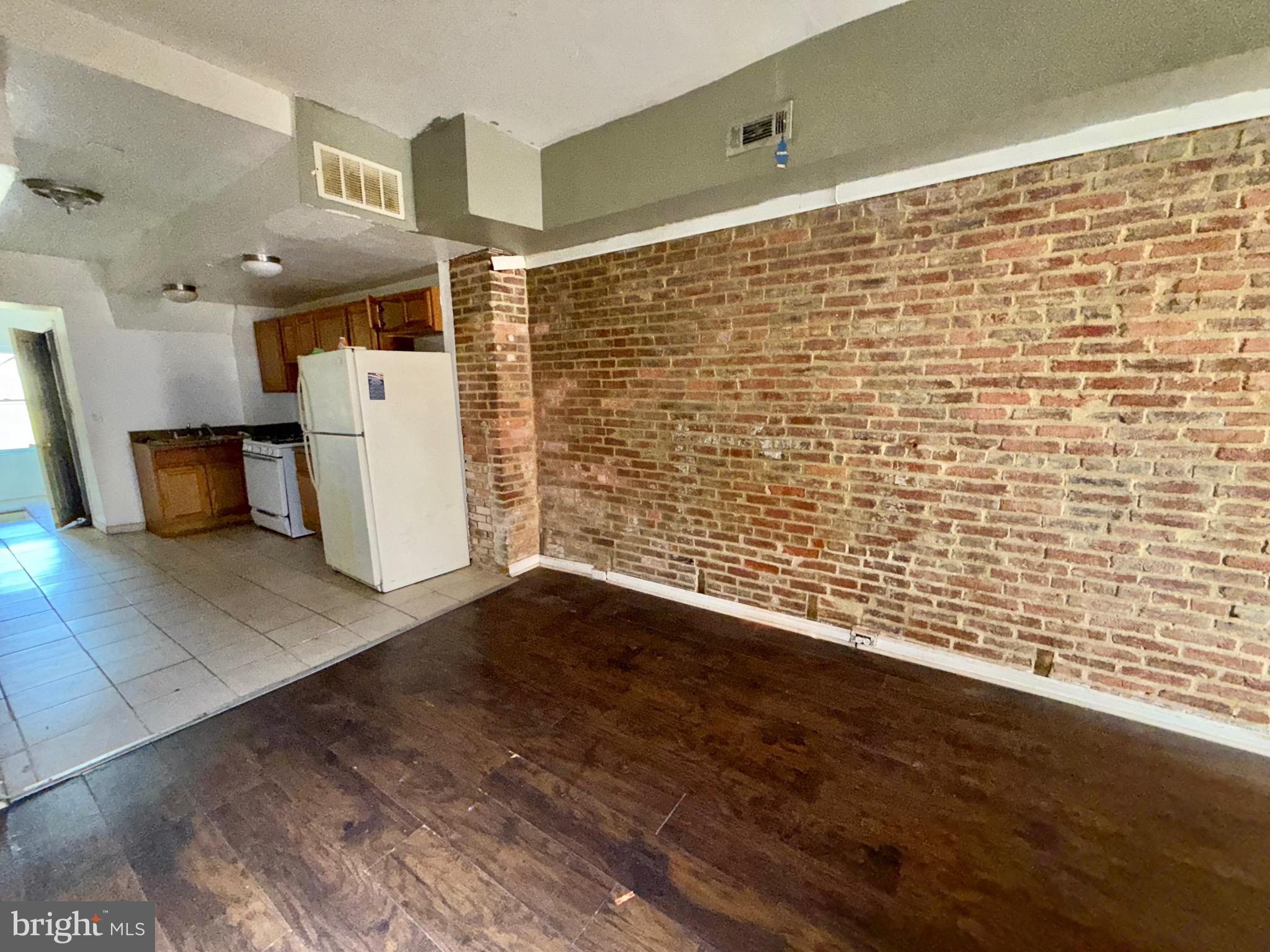 JOHNSTON SQUARE - Residential