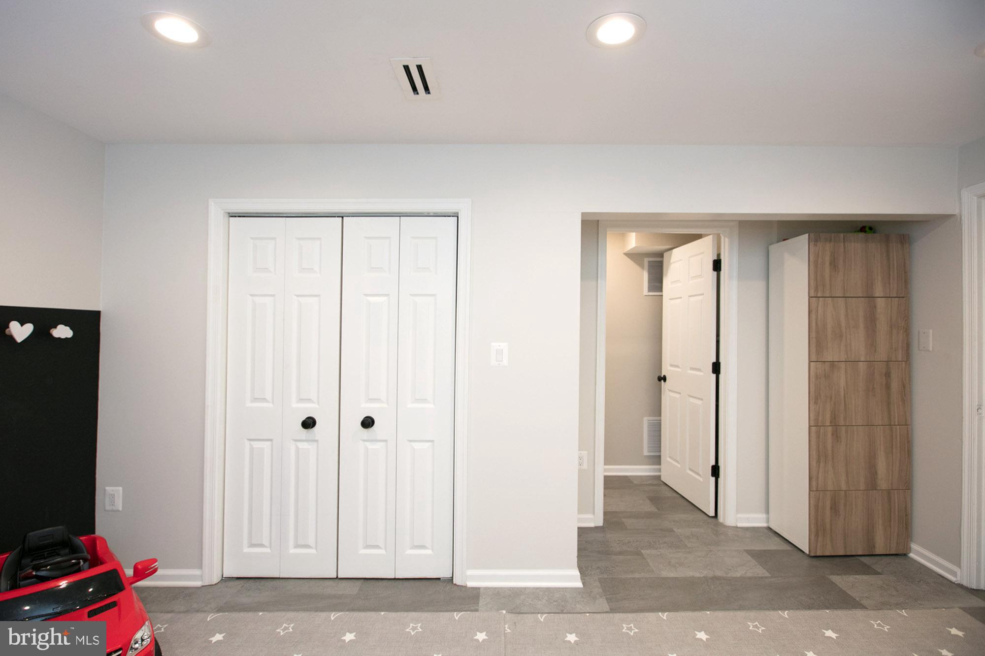 CAROLINE OAKS - Residential