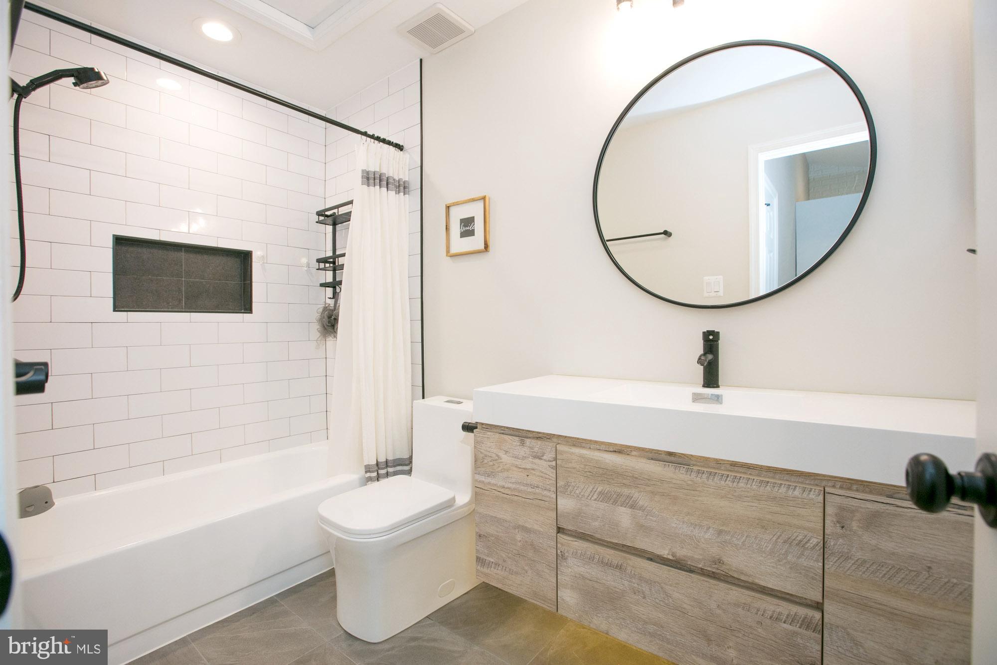 CAROLINE OAKS - Residential