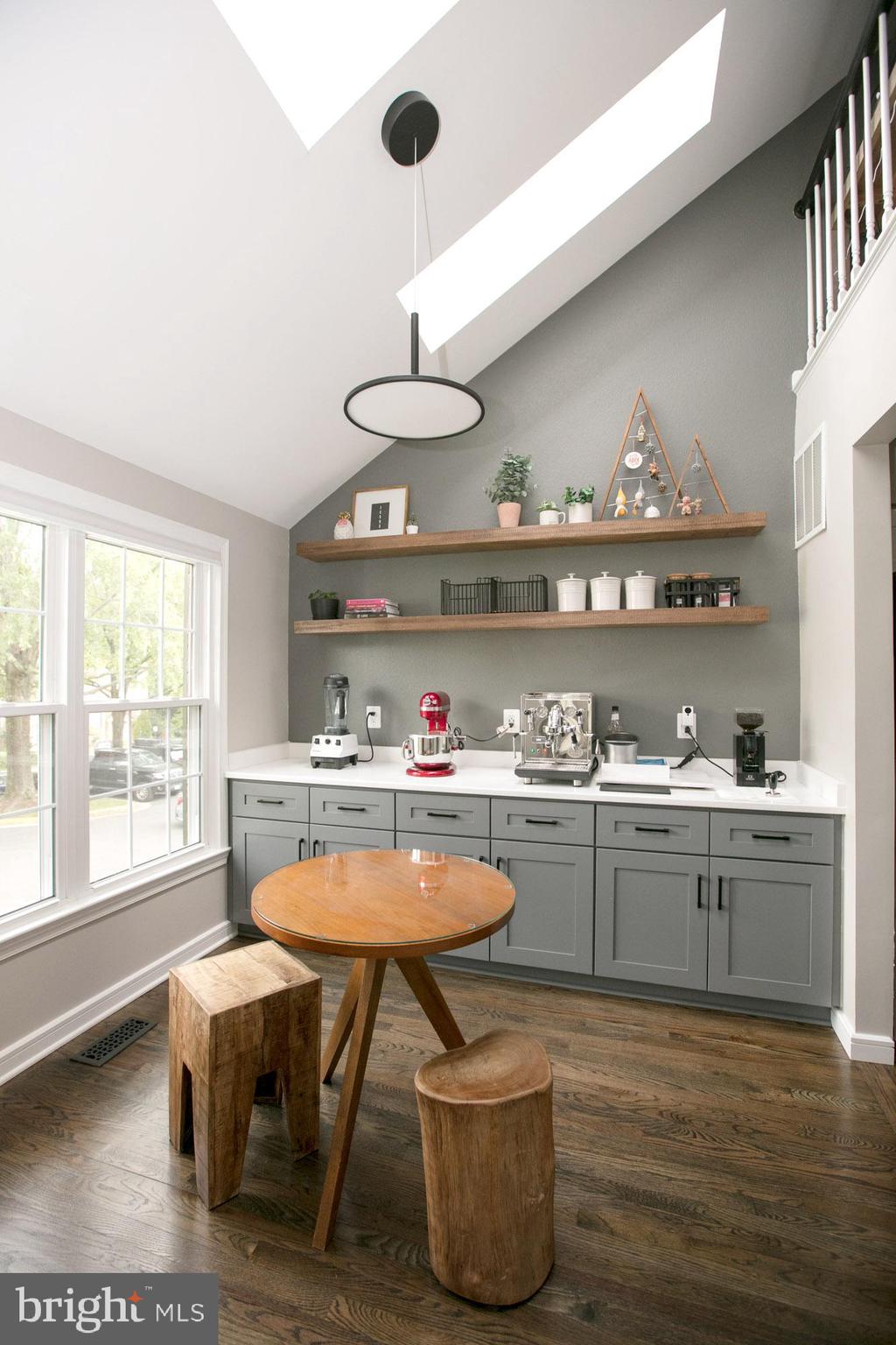 CAROLINE OAKS - Residential