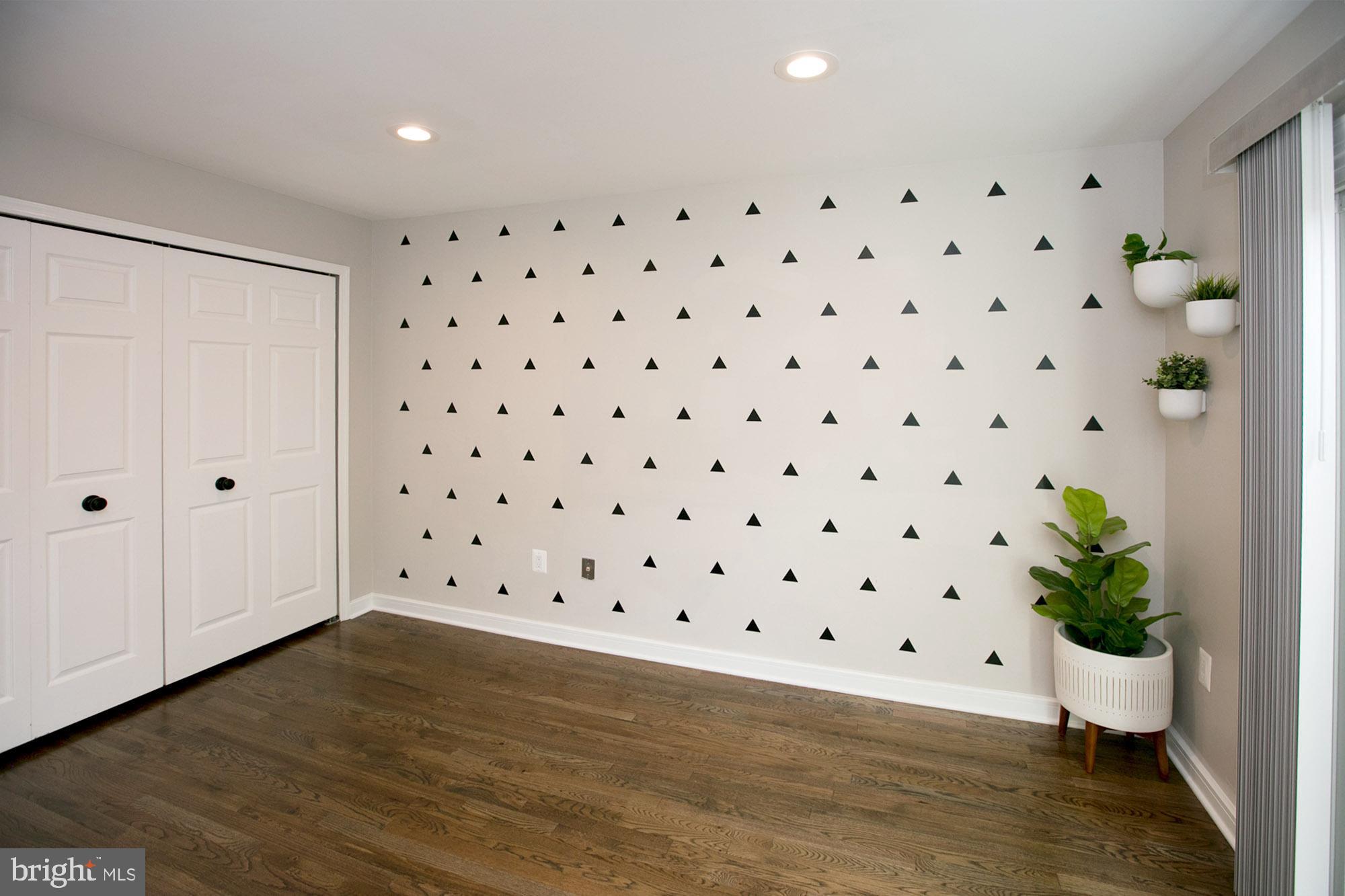 CAROLINE OAKS - Residential