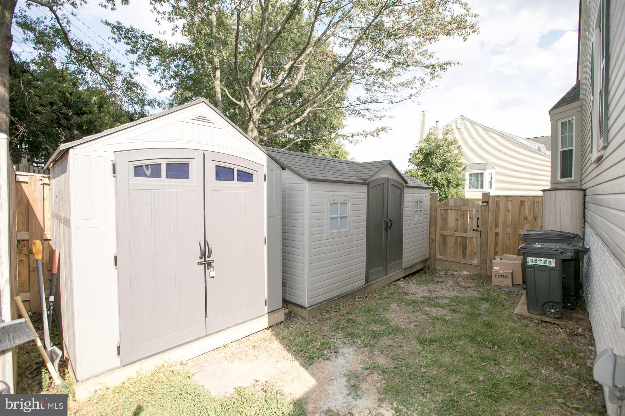 CAROLINE OAKS - Residential