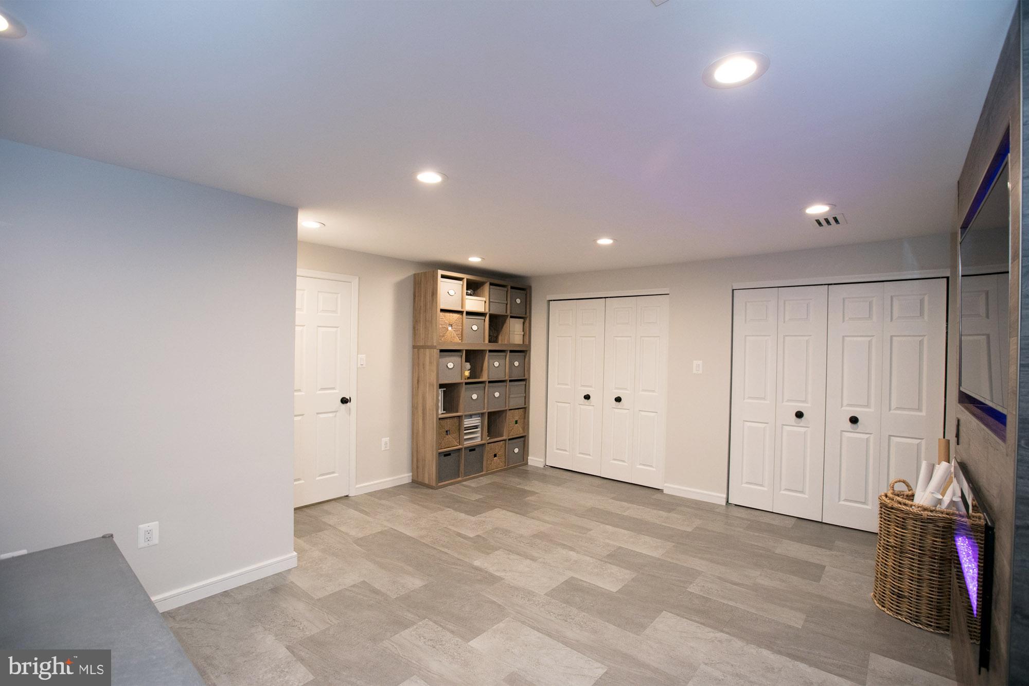 CAROLINE OAKS - Residential