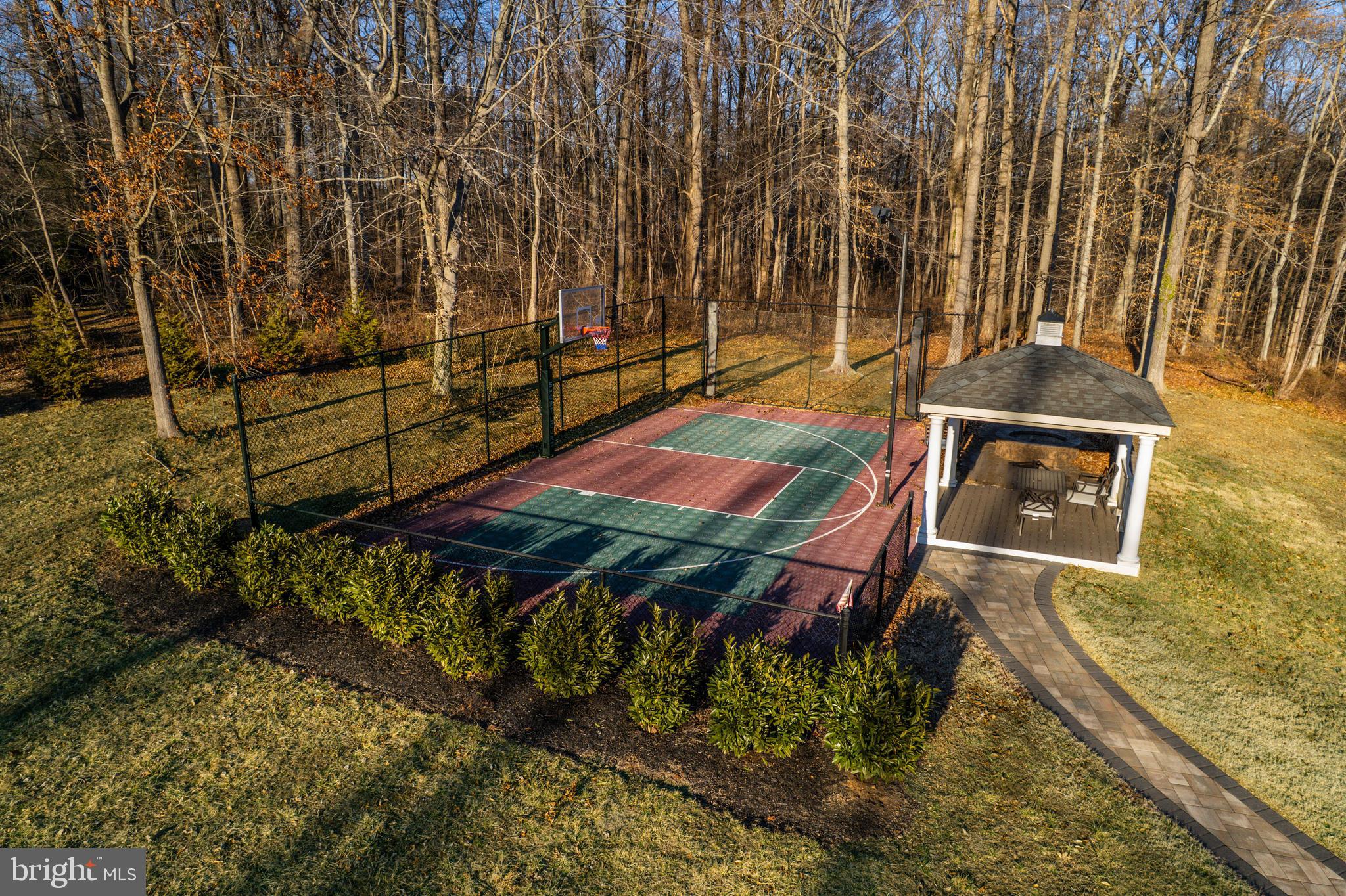 7515 DAYS WOODS COURT