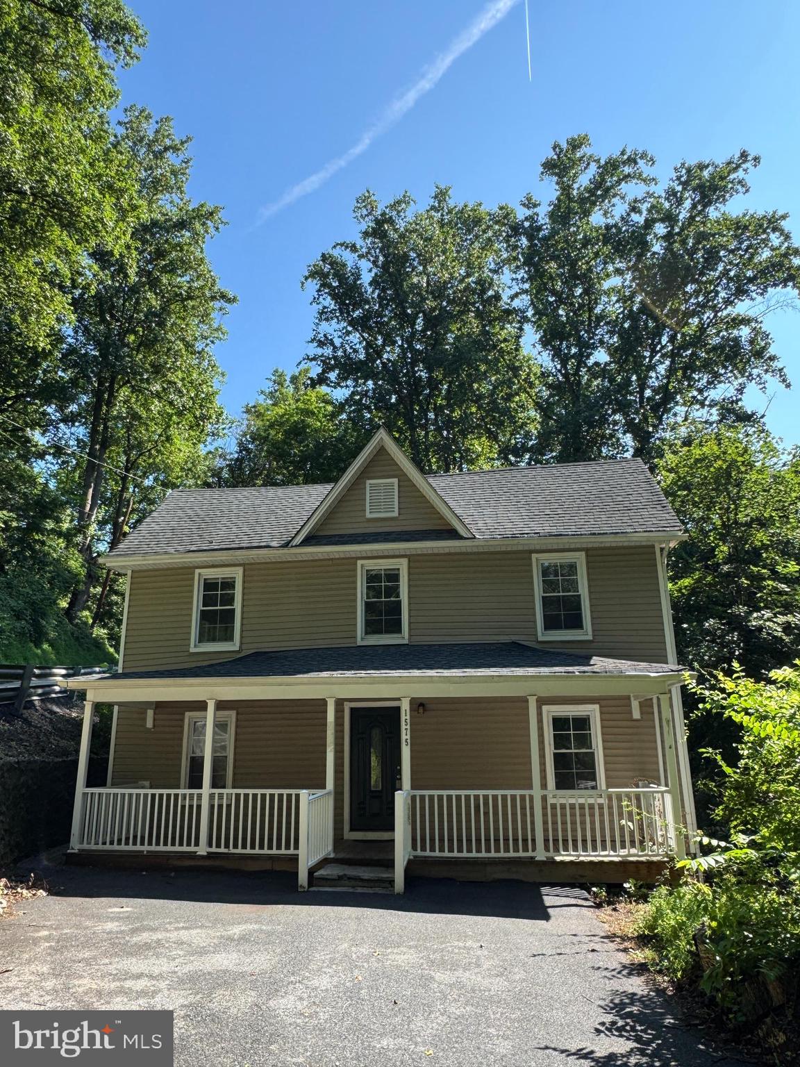 1575 GROOMS LANE