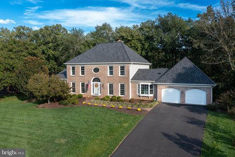 Photo of 9705 Rambling Ridge Court, FAIRFAX STATION, VA 22039 (MLS # VAFX2262738)