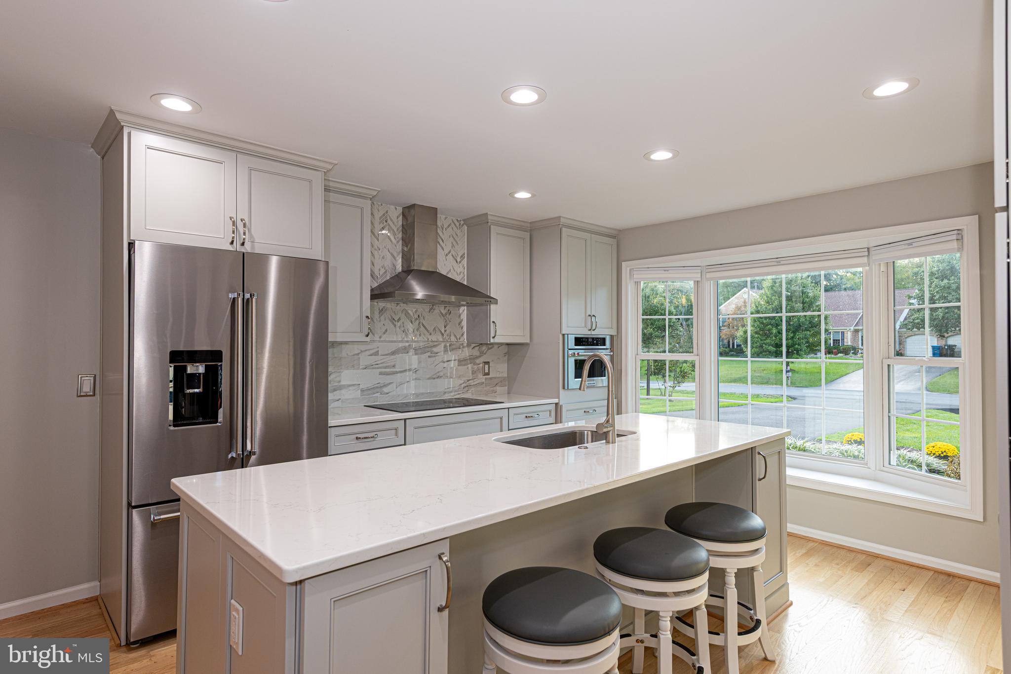 9705 RAMBLING RIDGE COURT