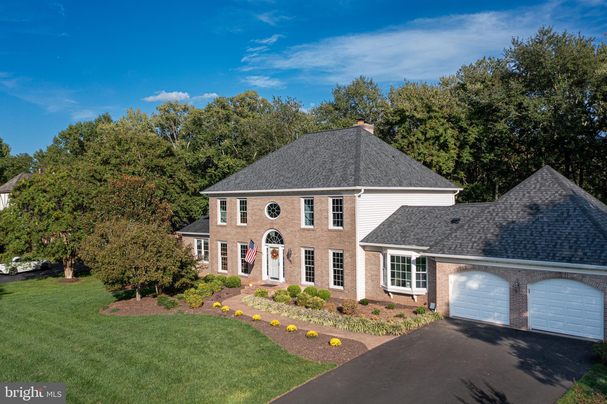 9705 RAMBLING RIDGE COURT