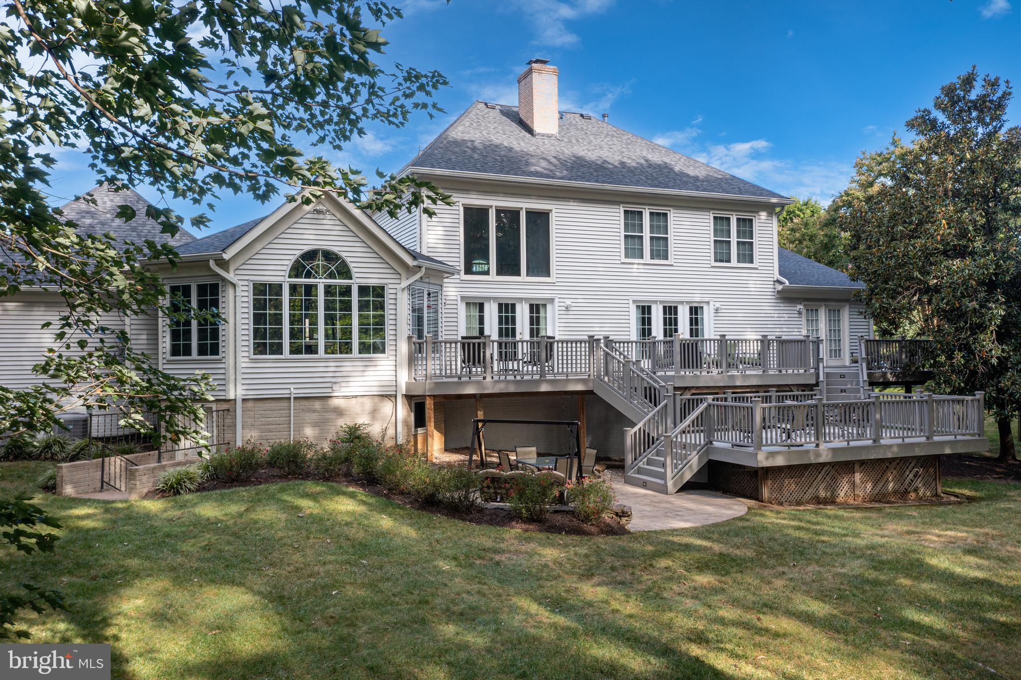 9705 RAMBLING RIDGE COURT