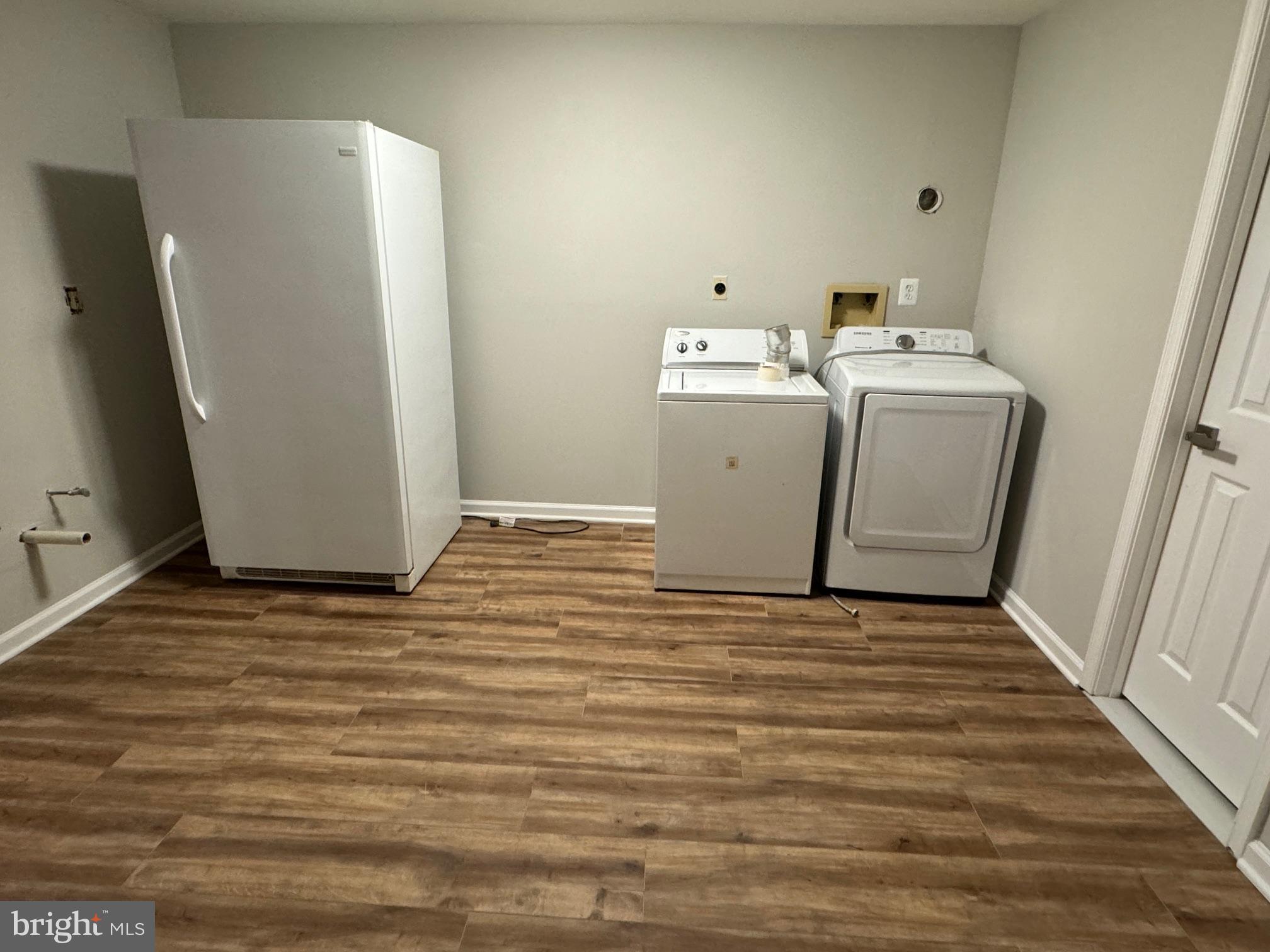 HILLANDALE - Residential