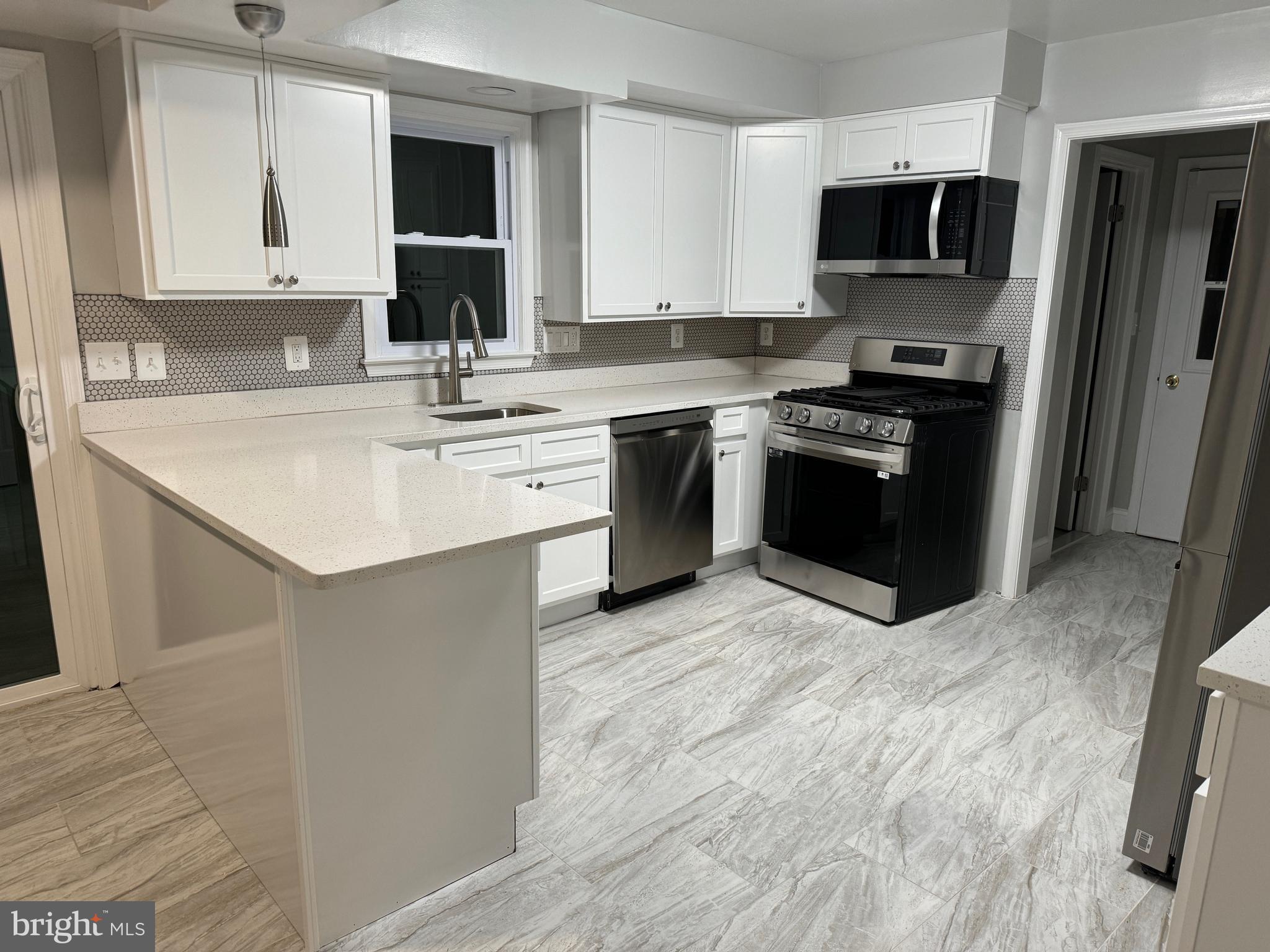 HILLANDALE - Residential