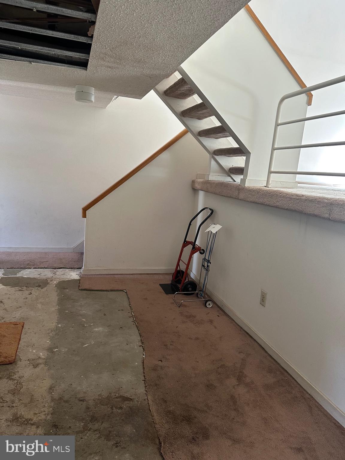 COLD SPRING NEWTOWN - Residential