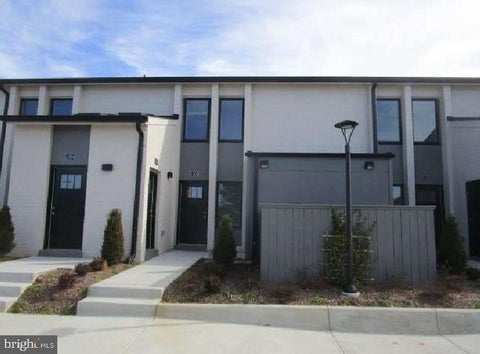 Condo For Sale - 19500 Village Walk Drive #1-103<br/> MONTGOMERY VILLAGE, MD 20886