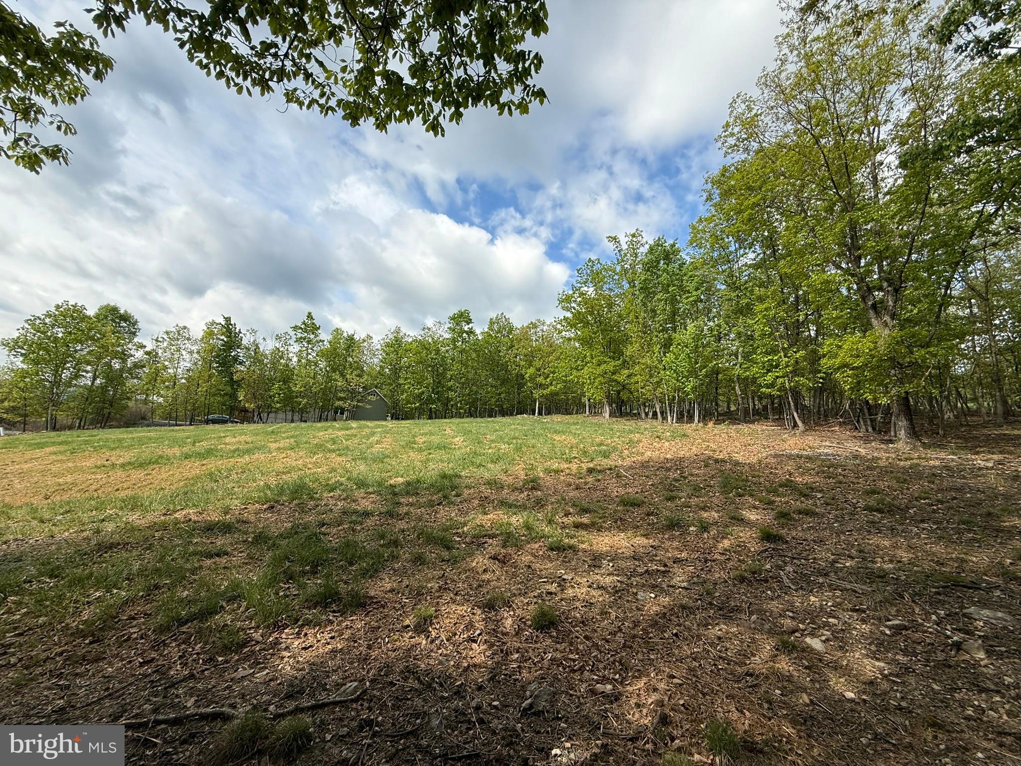 THE POINTE ON HAYSTACK - Land