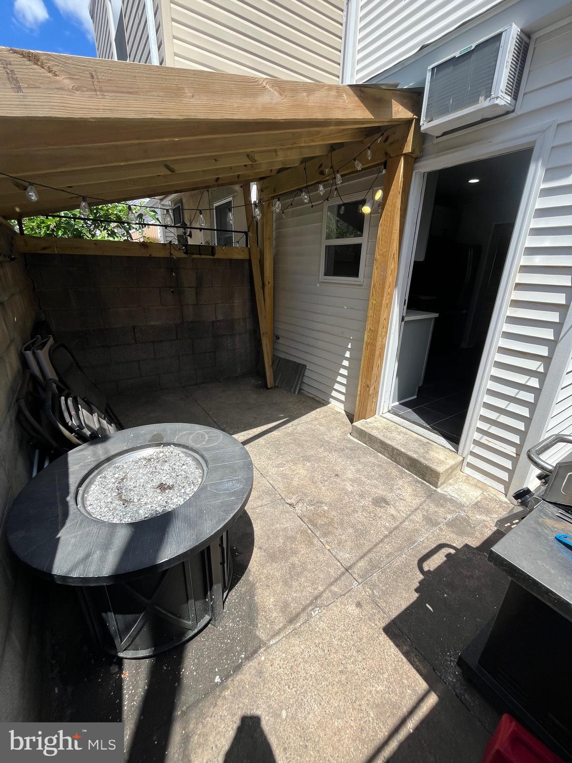 LOWER MOYAMENSING - Residential Lease