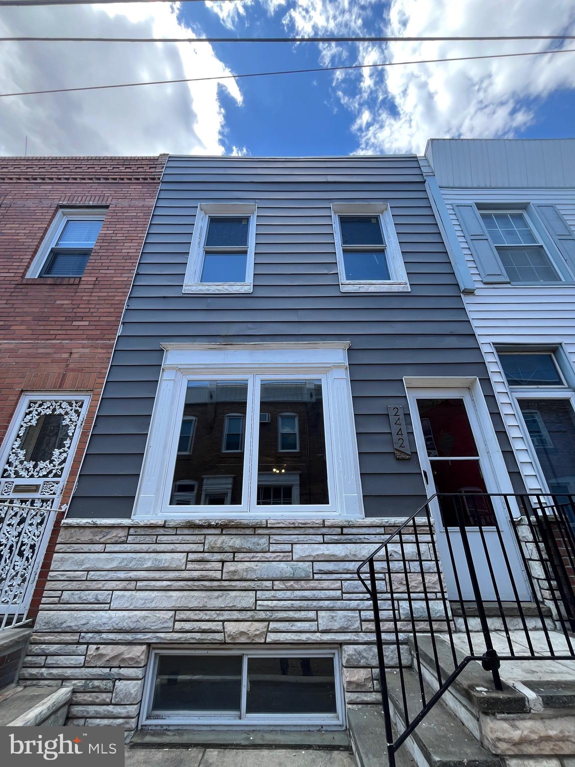 LOWER MOYAMENSING - Residential Lease