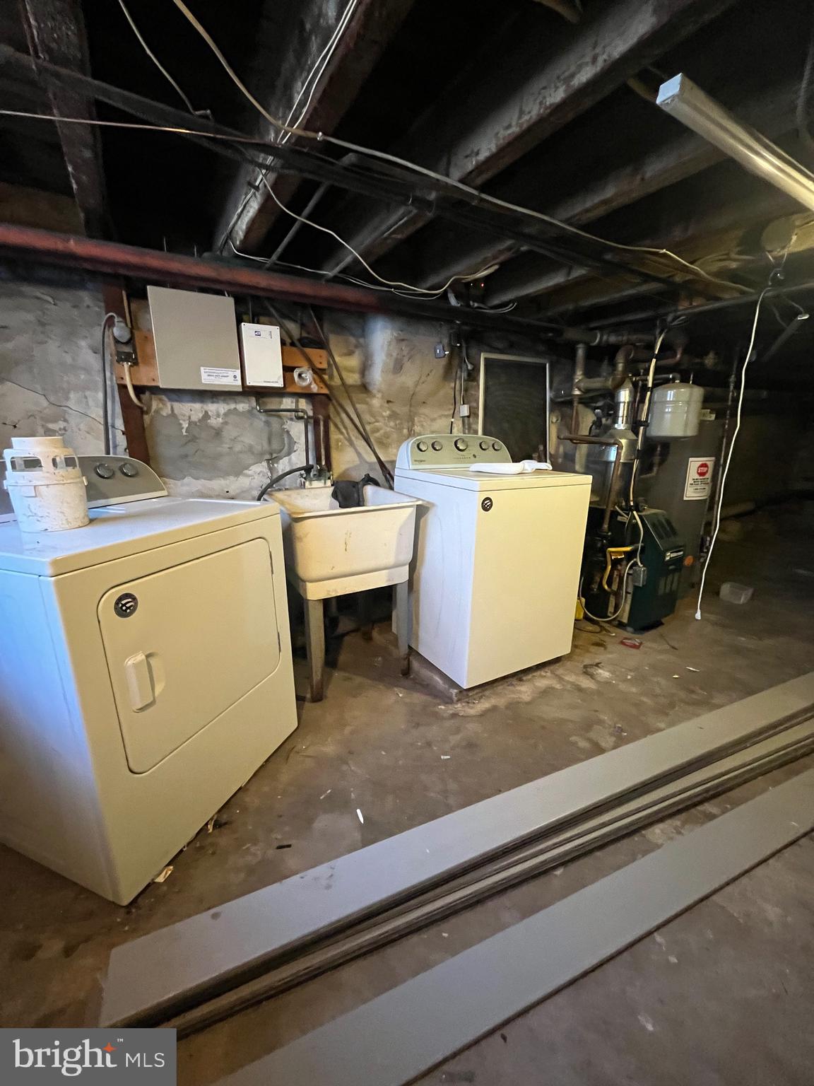 LOWER MOYAMENSING - Residential Lease