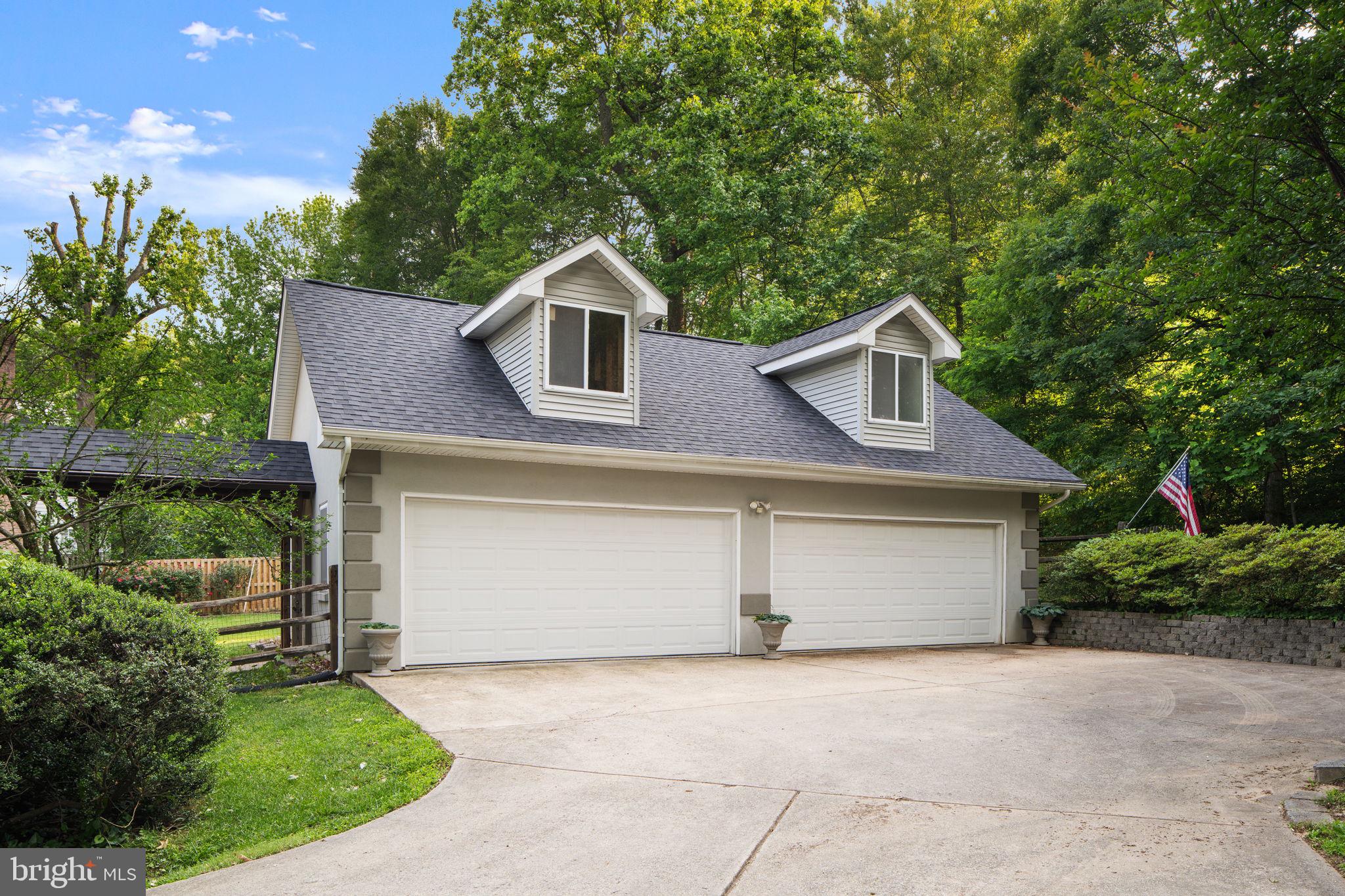 3042 CEDAR LANE