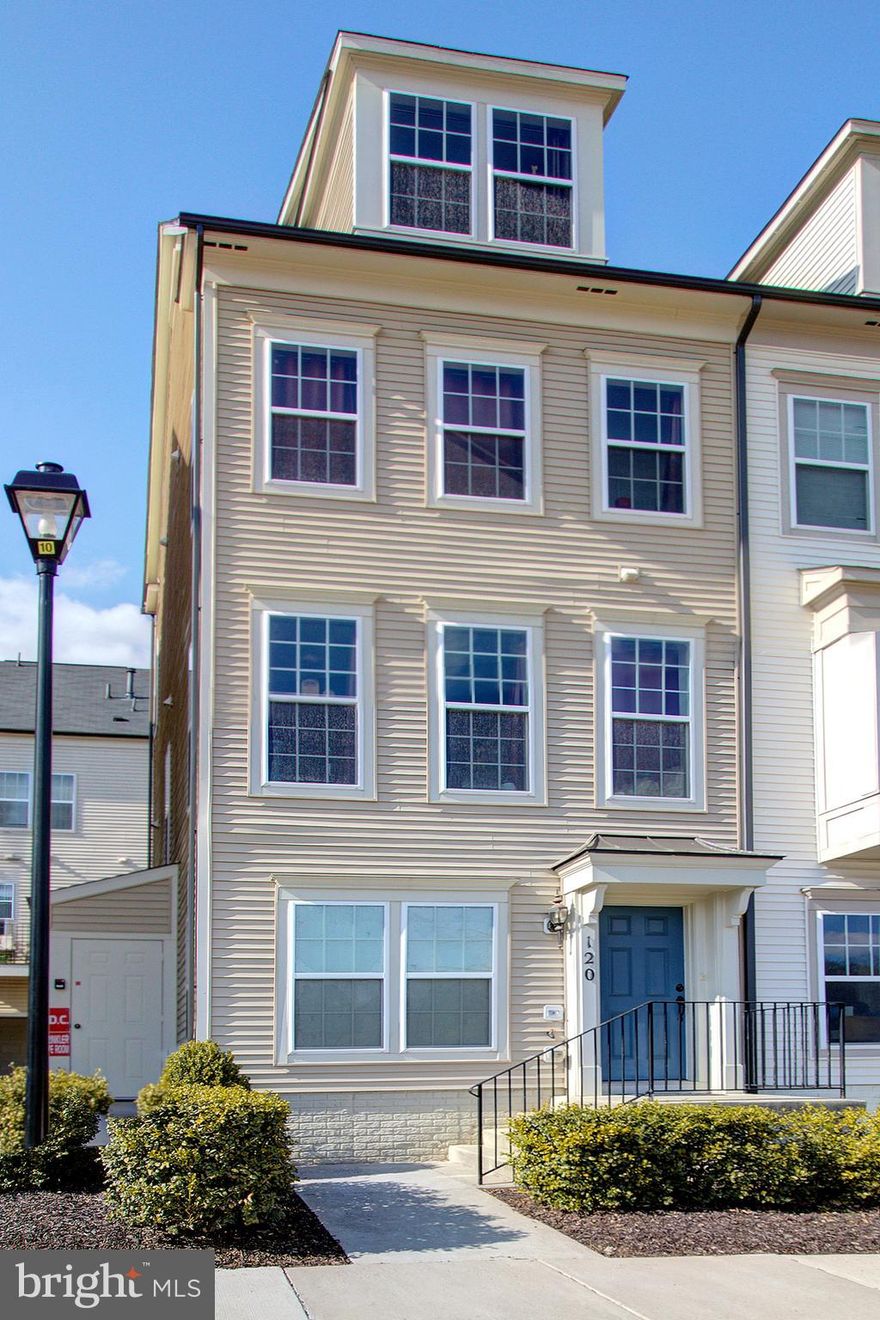 Sunny Contemporary END-UNIT Townhouse with LOFT & Garage. Fabulous 4-Level Townhome Conveniently located just minutes away from I-270, Rt 355 & Public Transportation. **Close to shopping and entertainment /within walking distance to  Clarksburg Premium Outlet Mall.  Open Floor Plan with granite countertop, stainless steel appliances , kitchen island & wood floors. Enjoy the fresh air & coffee on your balcony or the firepit at the community gazebo. Home features 9 ft. ceilings, recessed lighting, and tons of natural light due to  patio doors and windows on three-sides of exposure. **Condo/HOA fee includes, water, lawn care, mulching, roof & siding.... EVERYTHING YOU BEEN LOOKING FOR